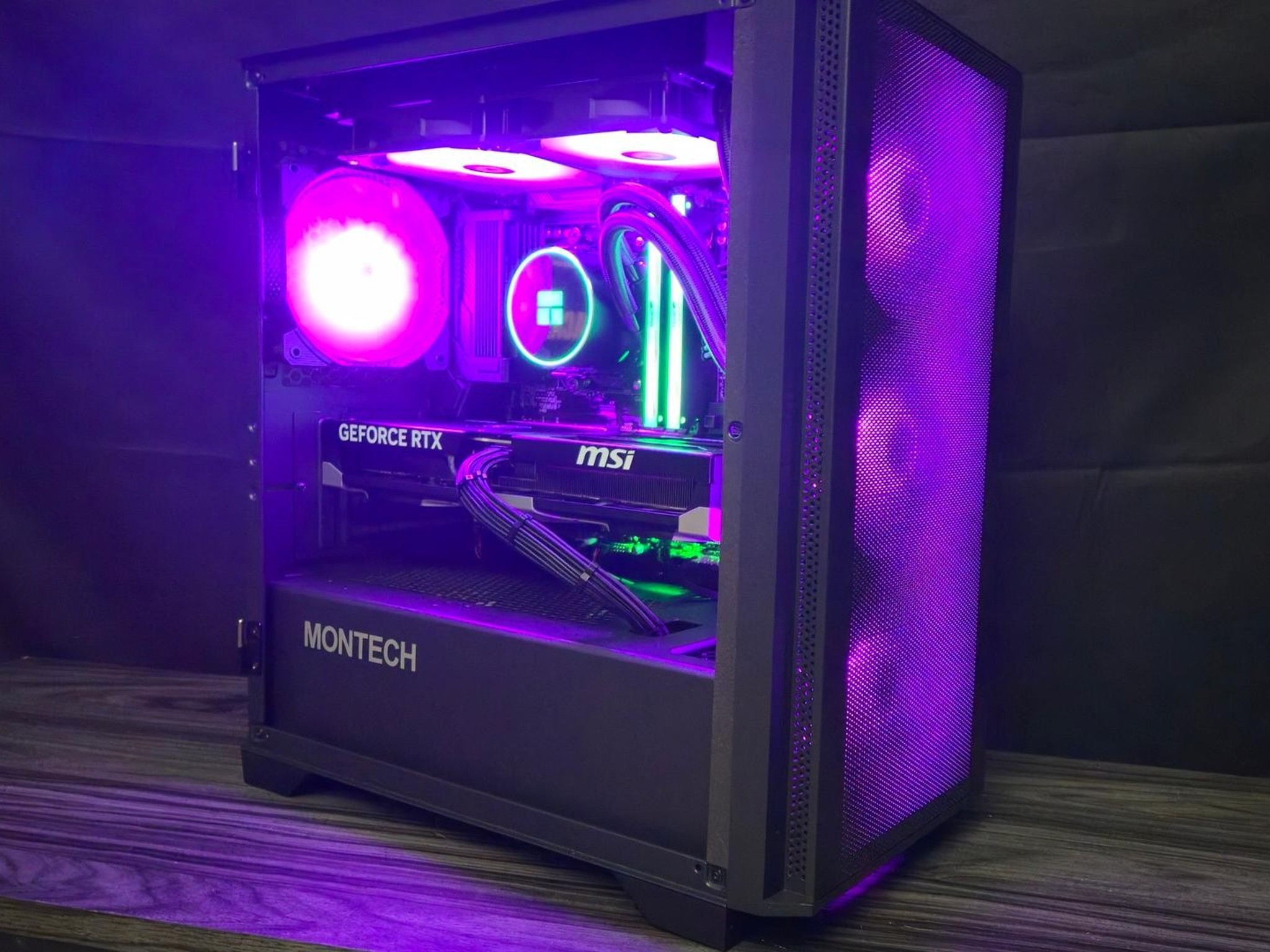 RTX 5070 Ti - 9850X3D - 32GB DDR5 6400 CL32 - 2TB Crucial NVMe