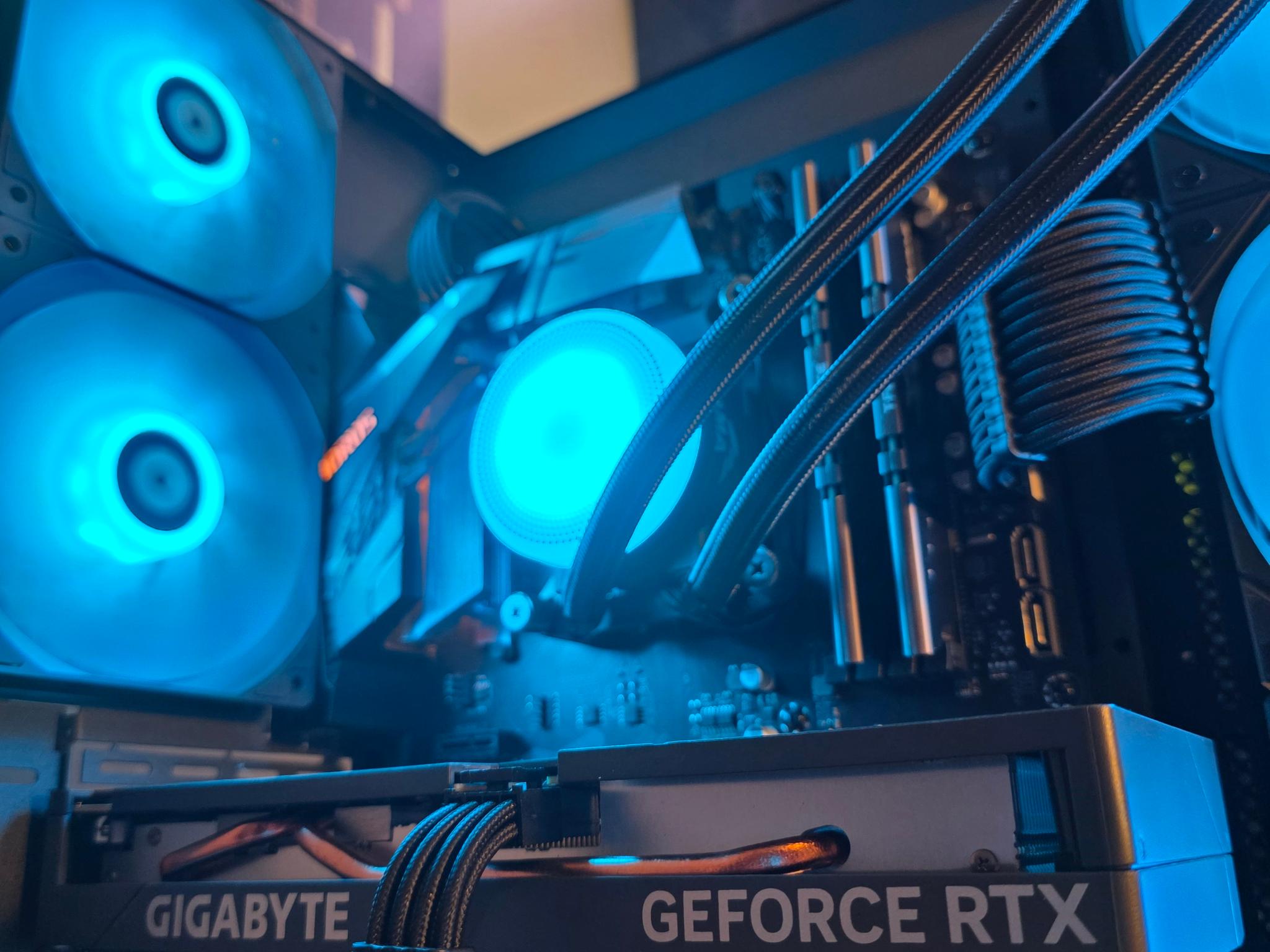 RTX 4060 + RYZEN 7 5700 PC