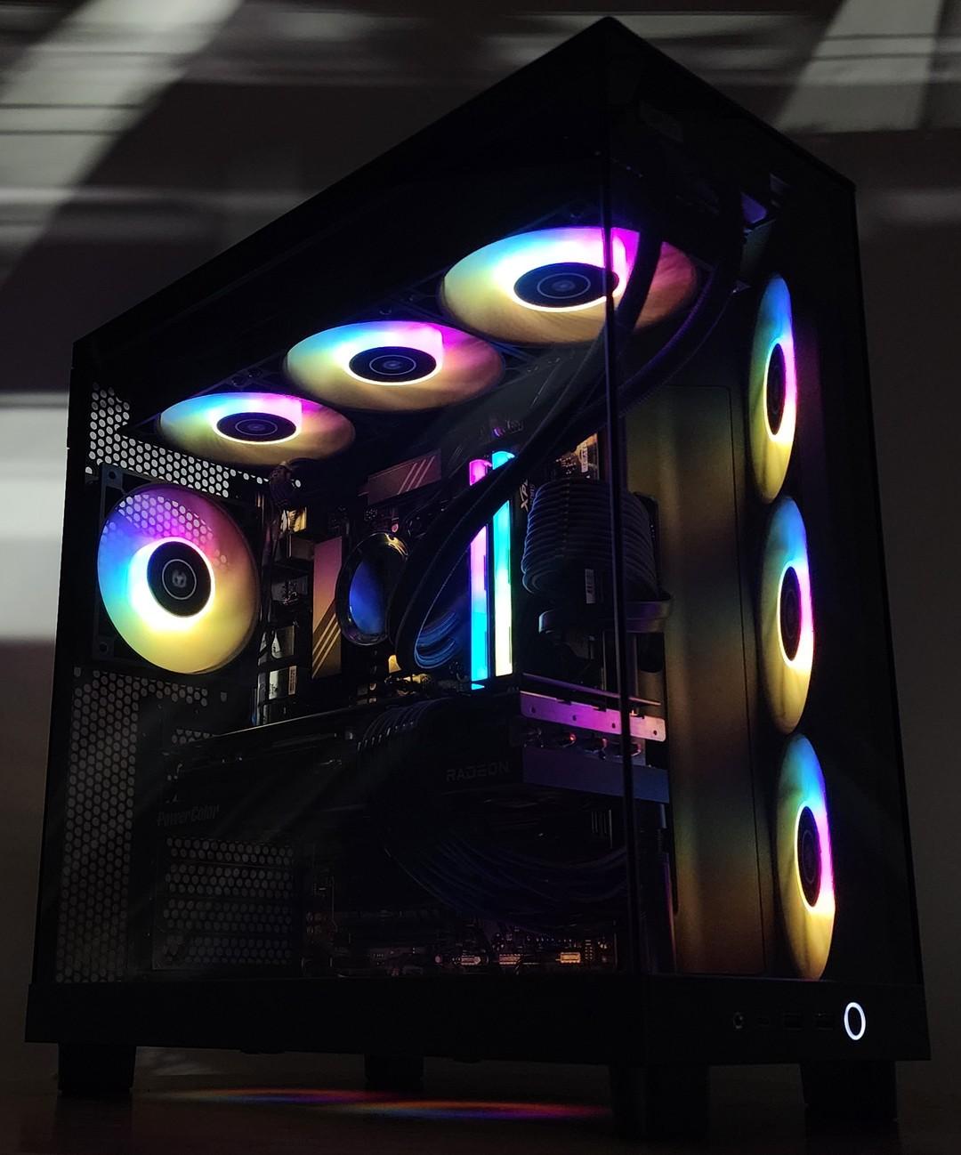 Gaming PC Ryzen 7 7700 32GB RAM 2TB SSD RX 7900 GRE 16GB Windows 11 Computer
