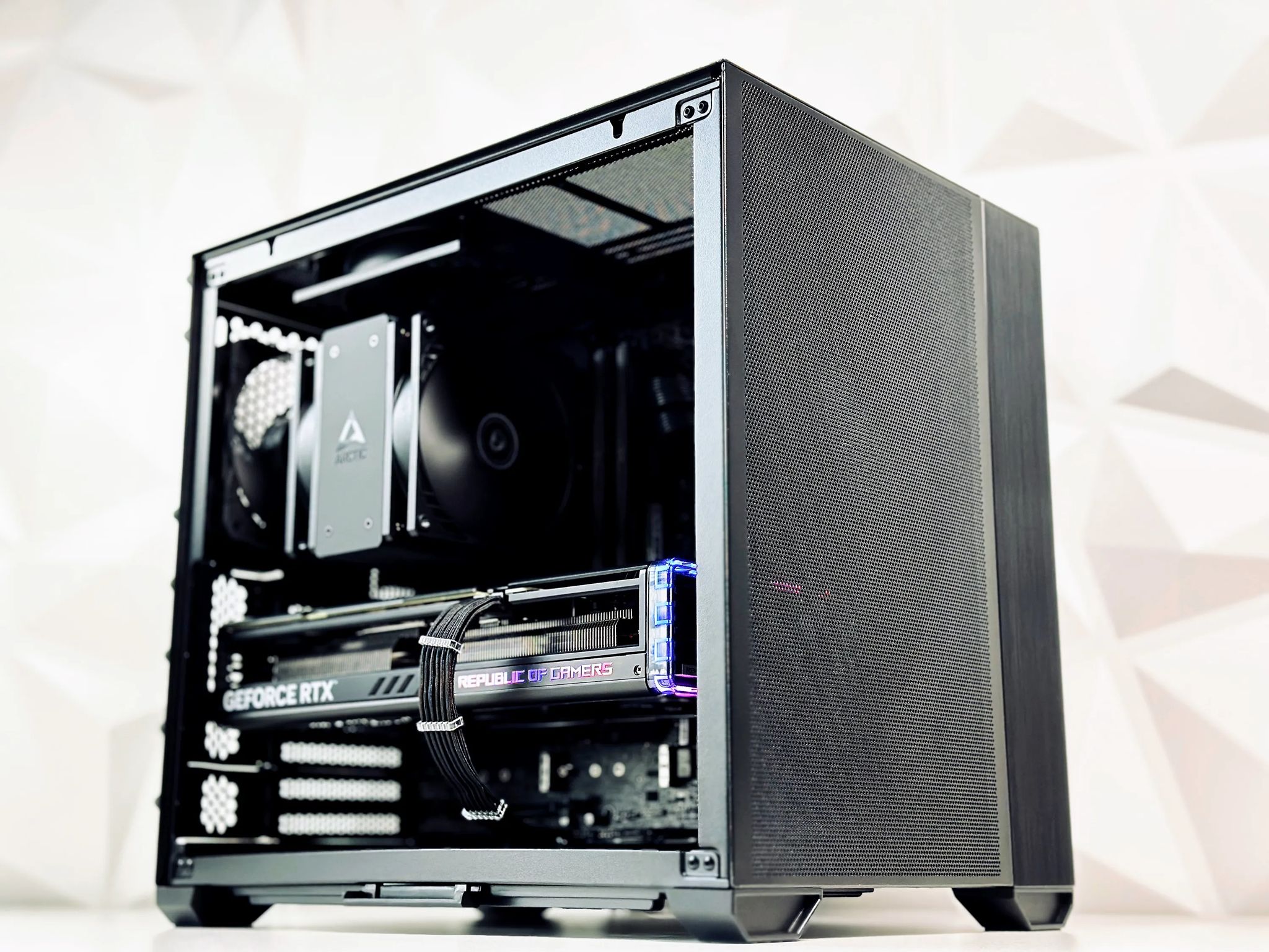 🖤🥷Nvidia Stealth , pure performance!◼️Nvidia RTX 4070 Ti 12GB◼️Intel 13600K 14 core◼️32GB Ram◼️1TB