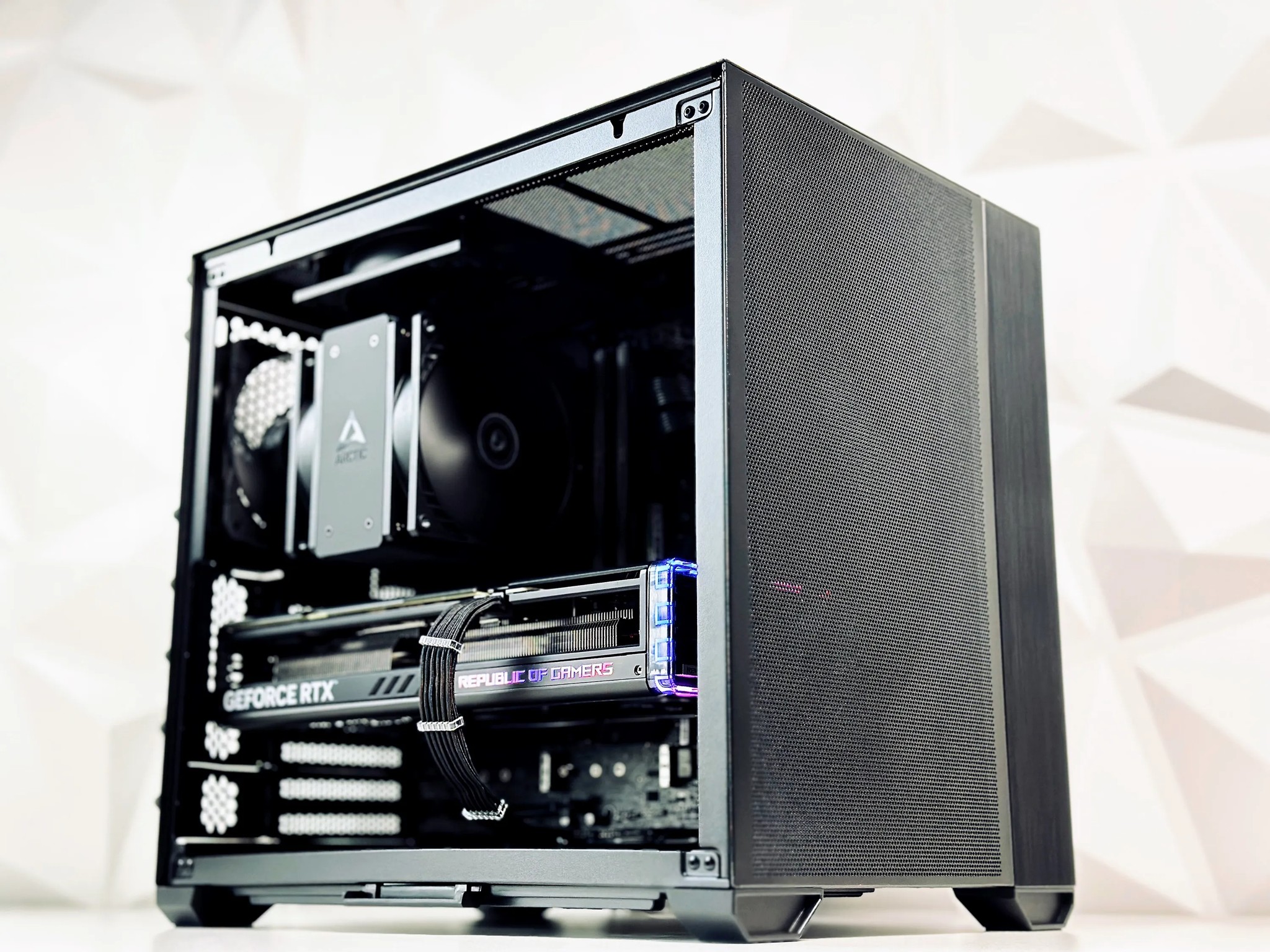 🖤🥷Nvidia Stealth , pure performance!◼️Nvidia RTX 4070 Ti 12GB◼️Intel 13600K 14 core◼️32GB Ram◼️1TB