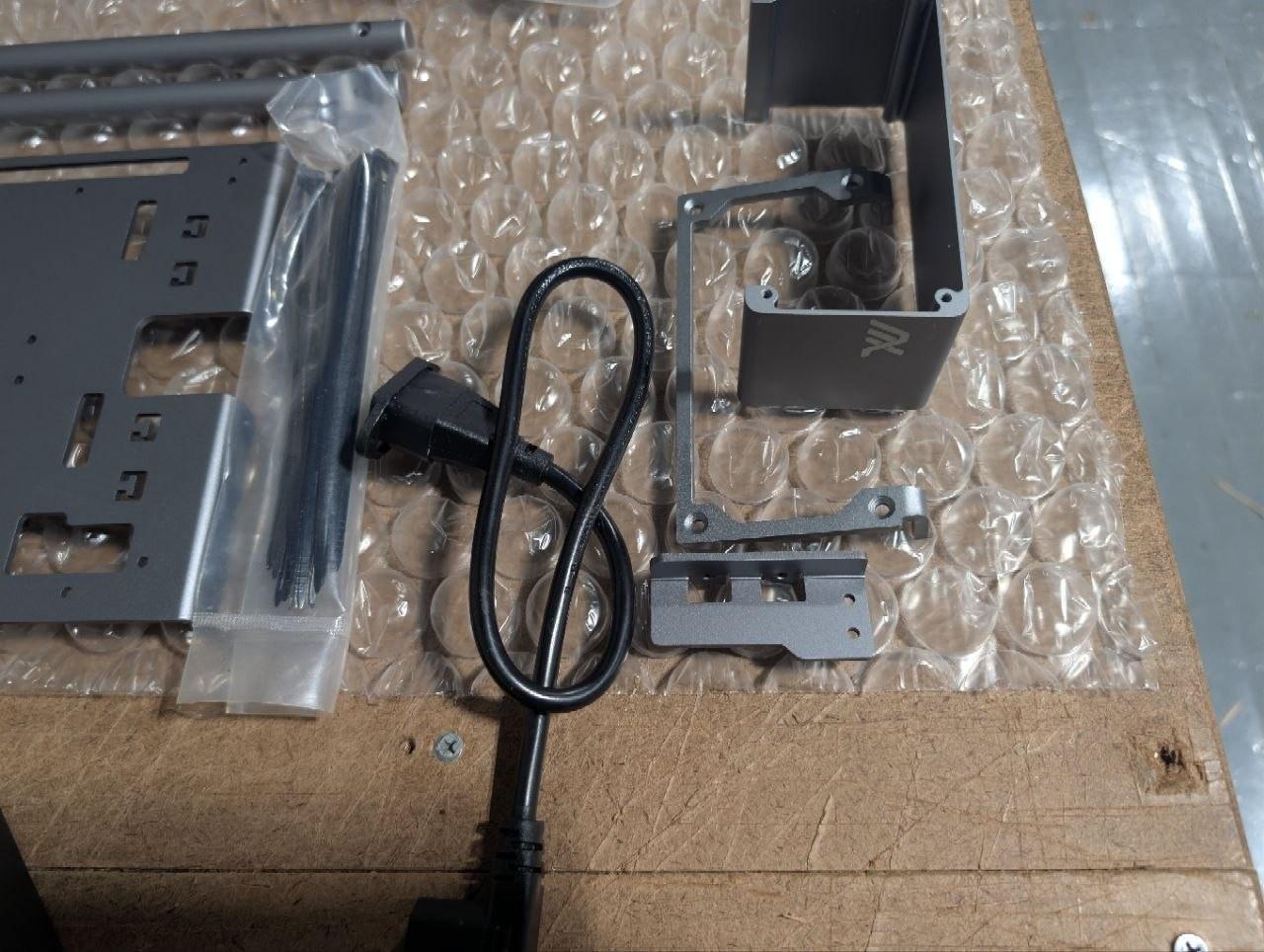 XWORKS 70 xFrame Small Form Factor Open Air Case