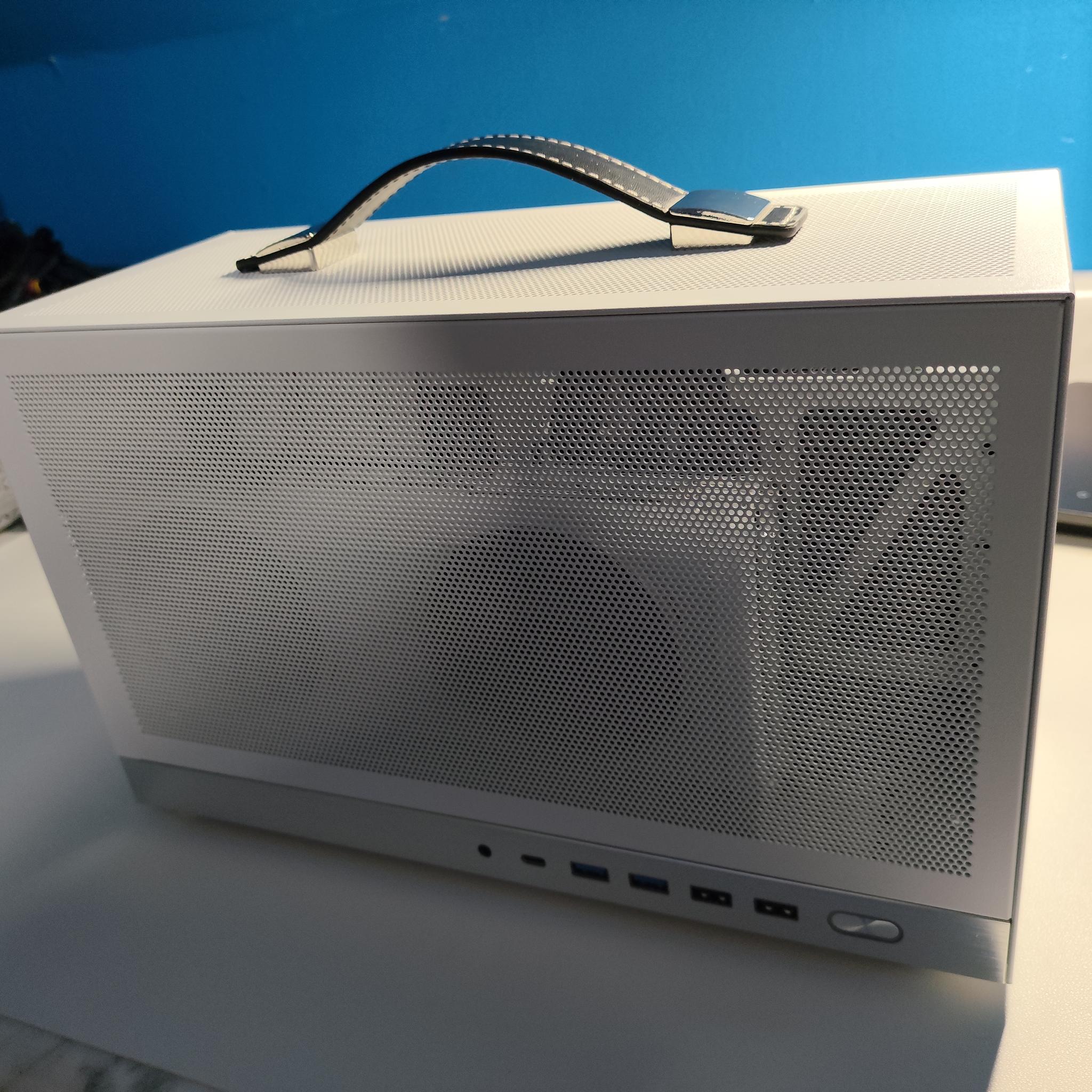 Custom White Ryzen Gaming PC Build
