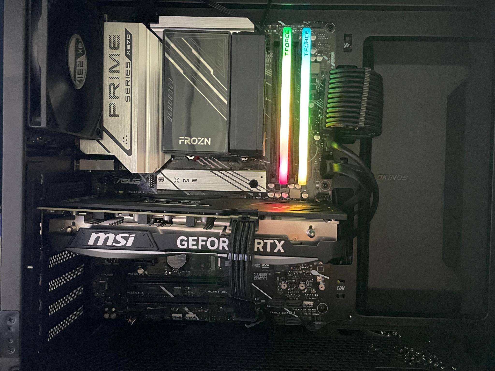 Custom High-End Gaming PC - Ryzen 9 7900x - RTX 4070 - 32GB DDR5 - 2TB NVMe