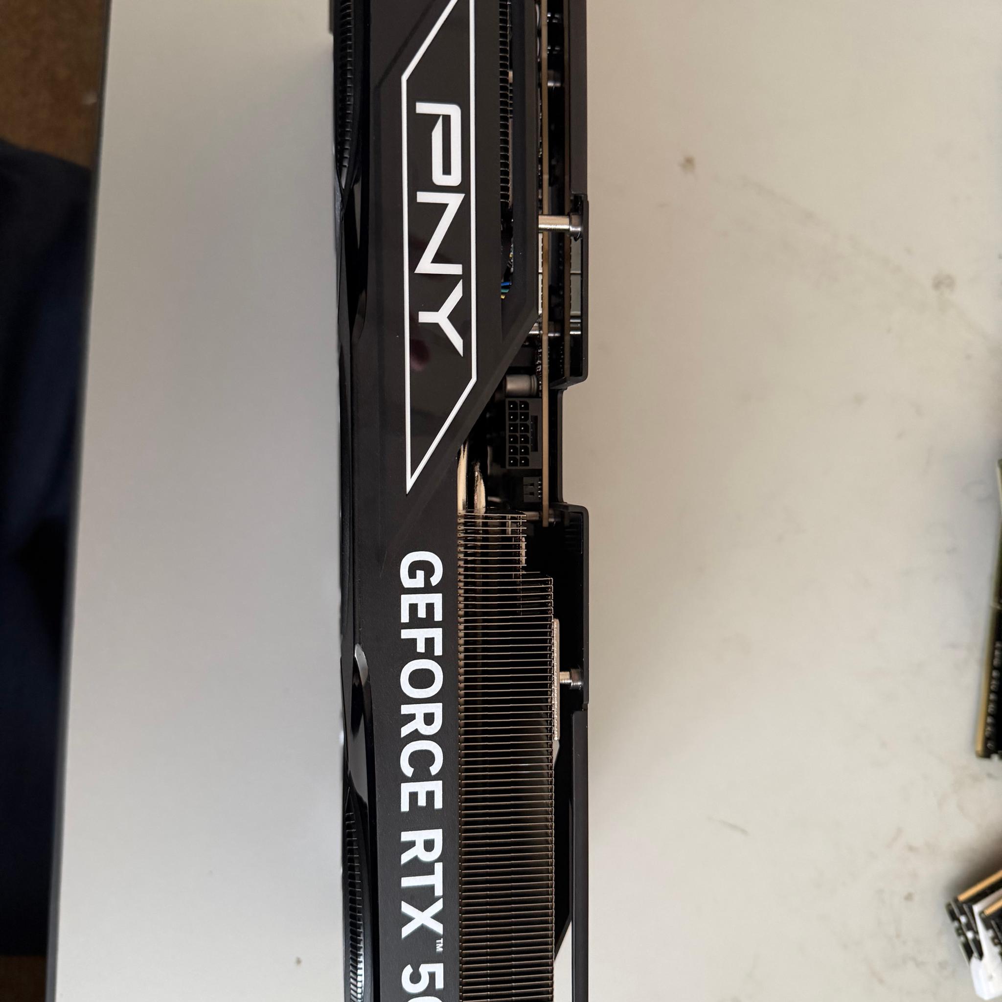 PNY GeForce RTX 5080 Triple Fan