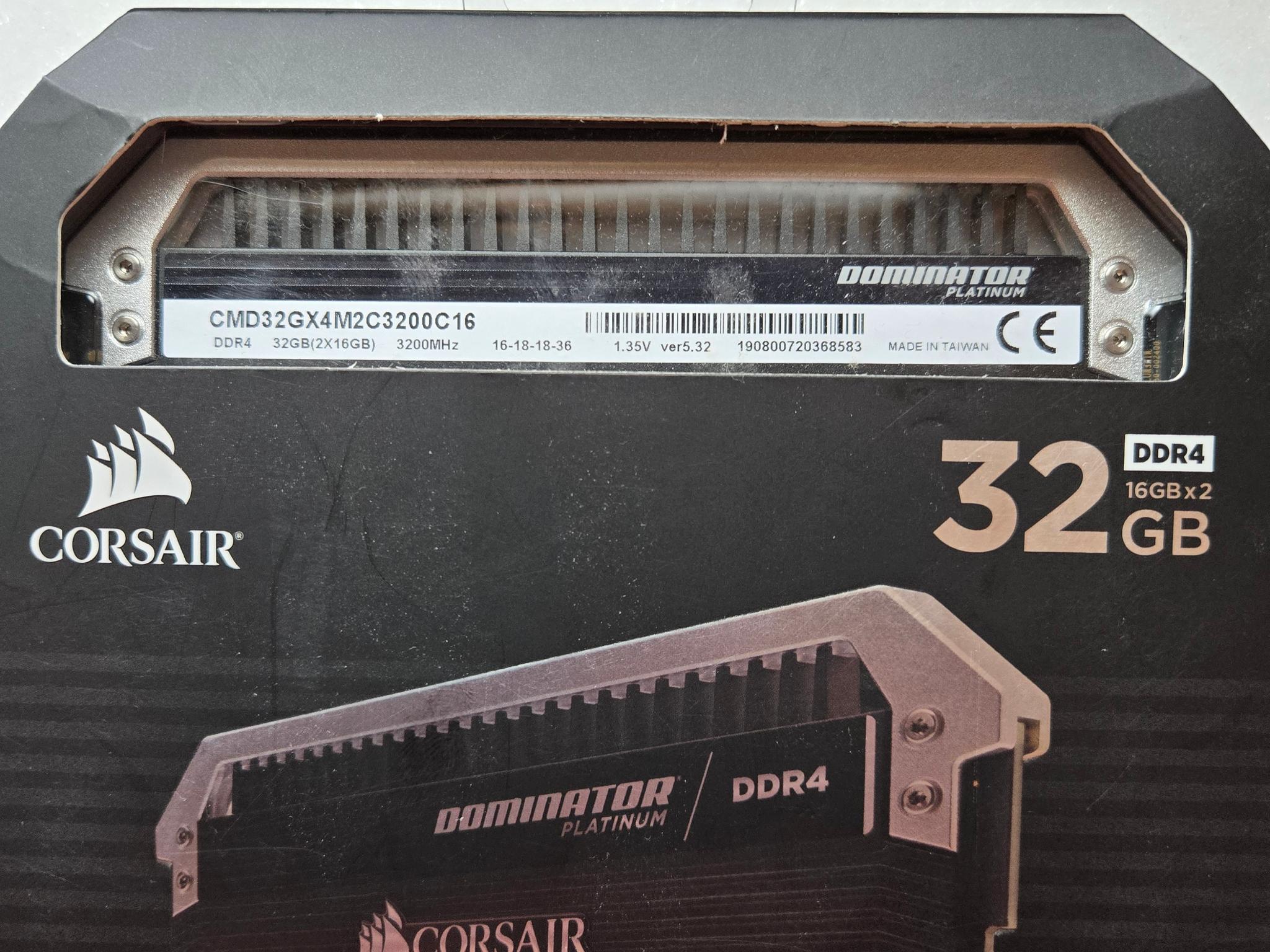 Corsair Dominator Platinum 32GB (2x16)DDR4 3200MHz