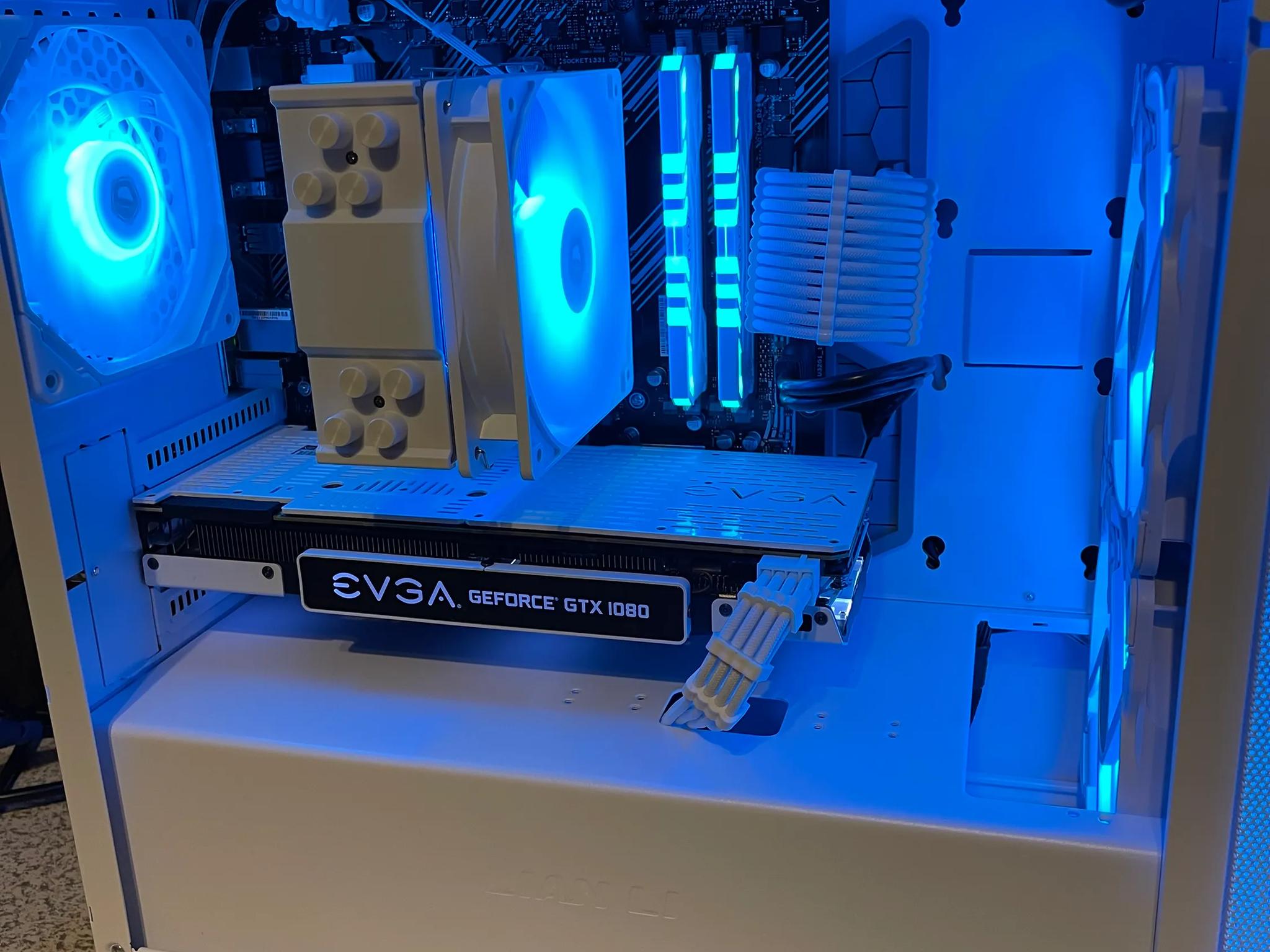 - White Out - Ryzen 5 3600/GTX1080SC