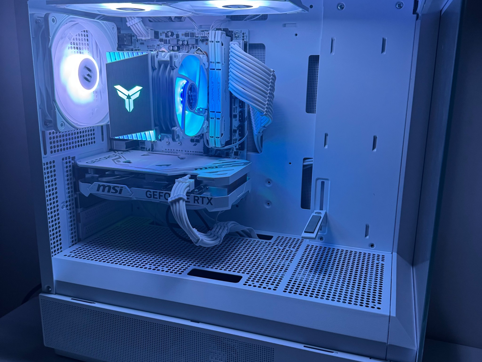 ALL white rtx 4060 gaming pc 32gb of ram ddr4 ALL NEW parts 1tb ssd