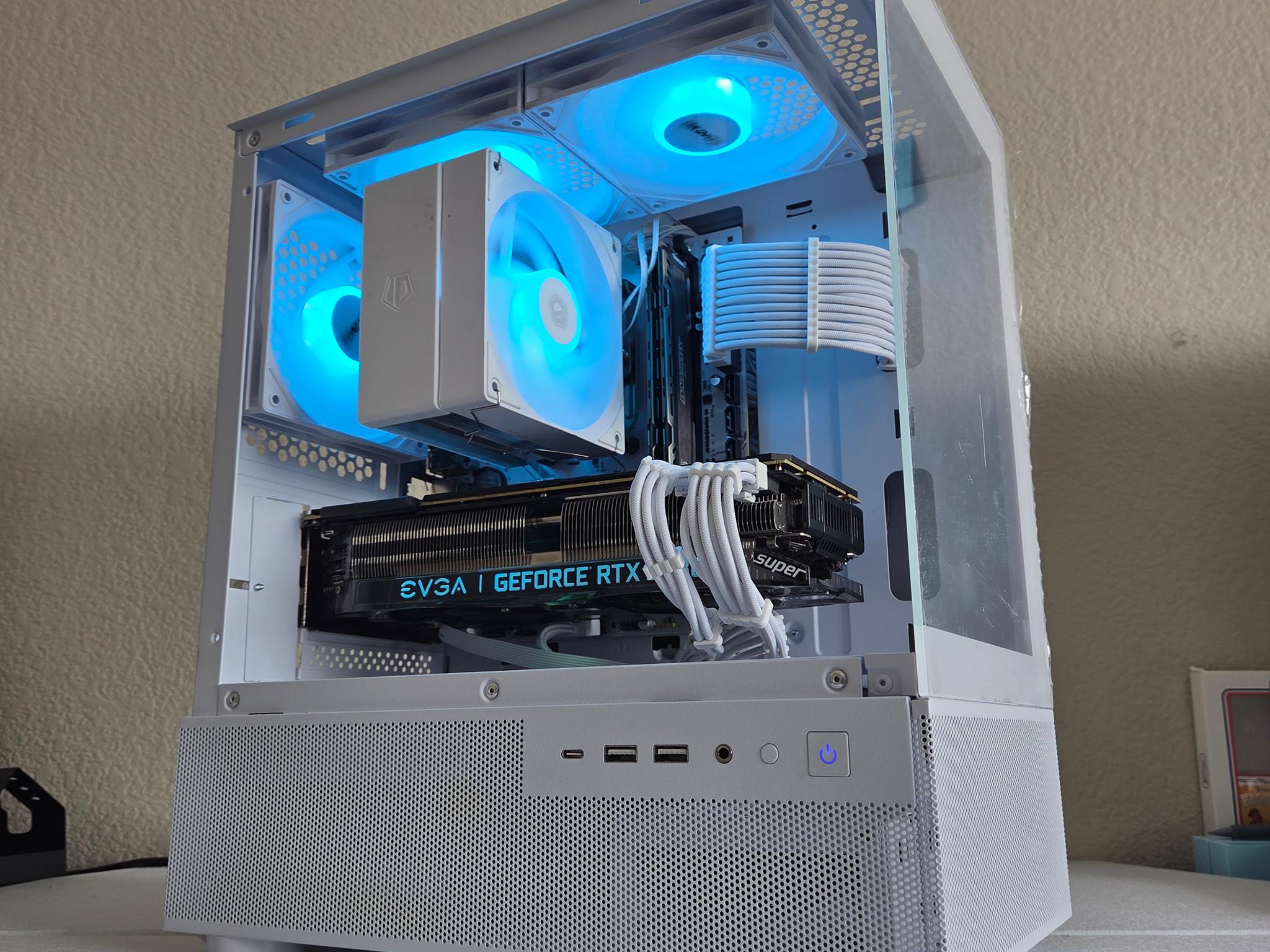 White Tower Gaming PC – Ryzen 5 5500 / RTX 2080 super / 16GB RAM / 500GB NVMe SSD❄️⛄❄️