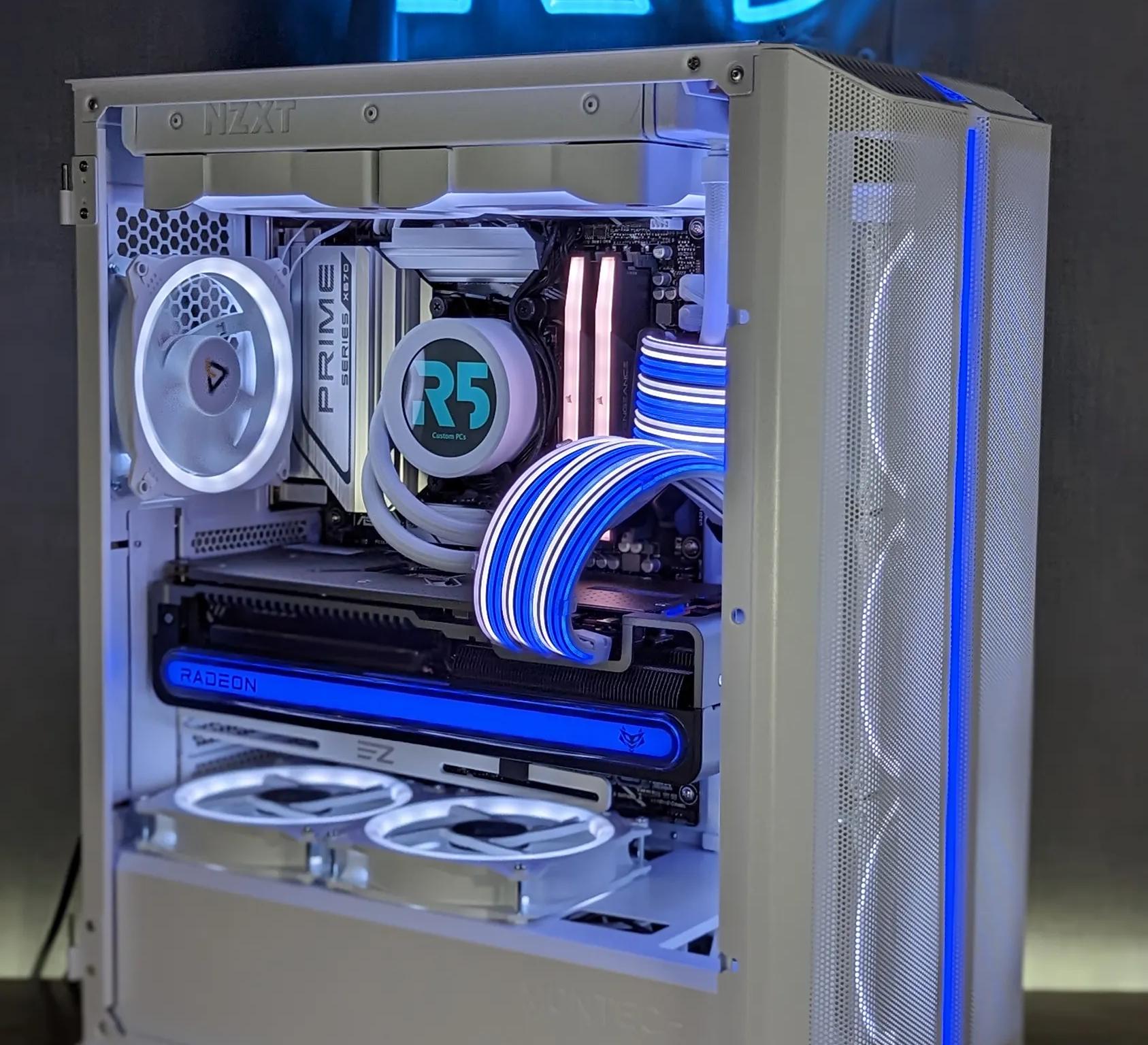 RX 7900XTX Sapphire // Ryzen 9 7900x3D // 64GB 6000Mhz DDR5 // 2TB Gen4 NVMe // WiFi