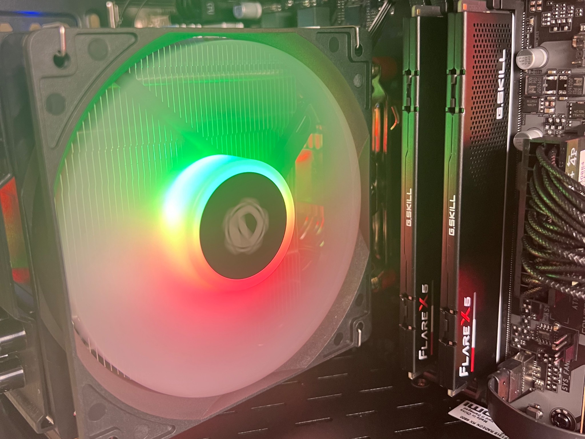 RX 6800 & Ryzen 5 7600 Gaming PC