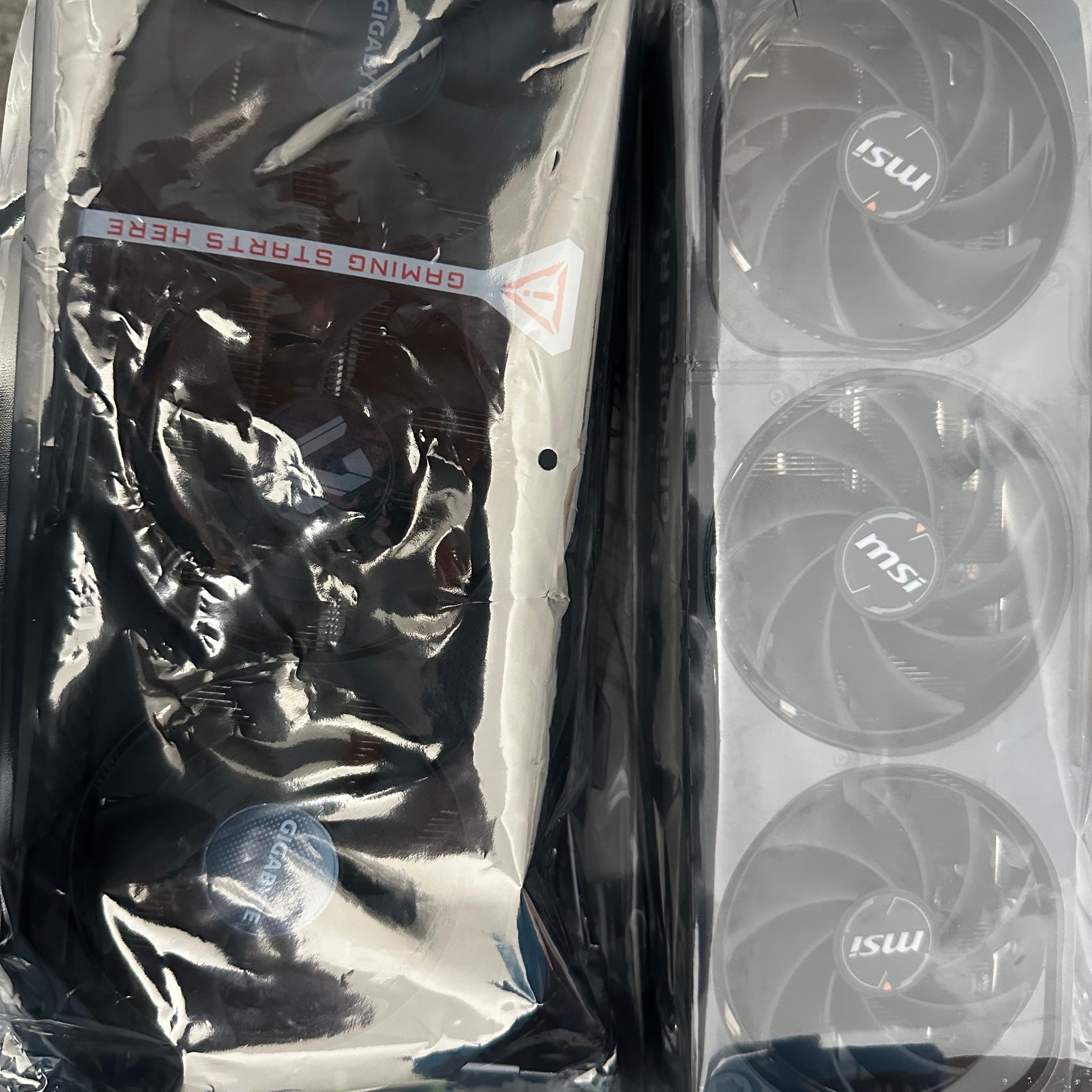 MSI RTX 5070 Ti SHADOW 3X OC & 9070xt Gigabyte