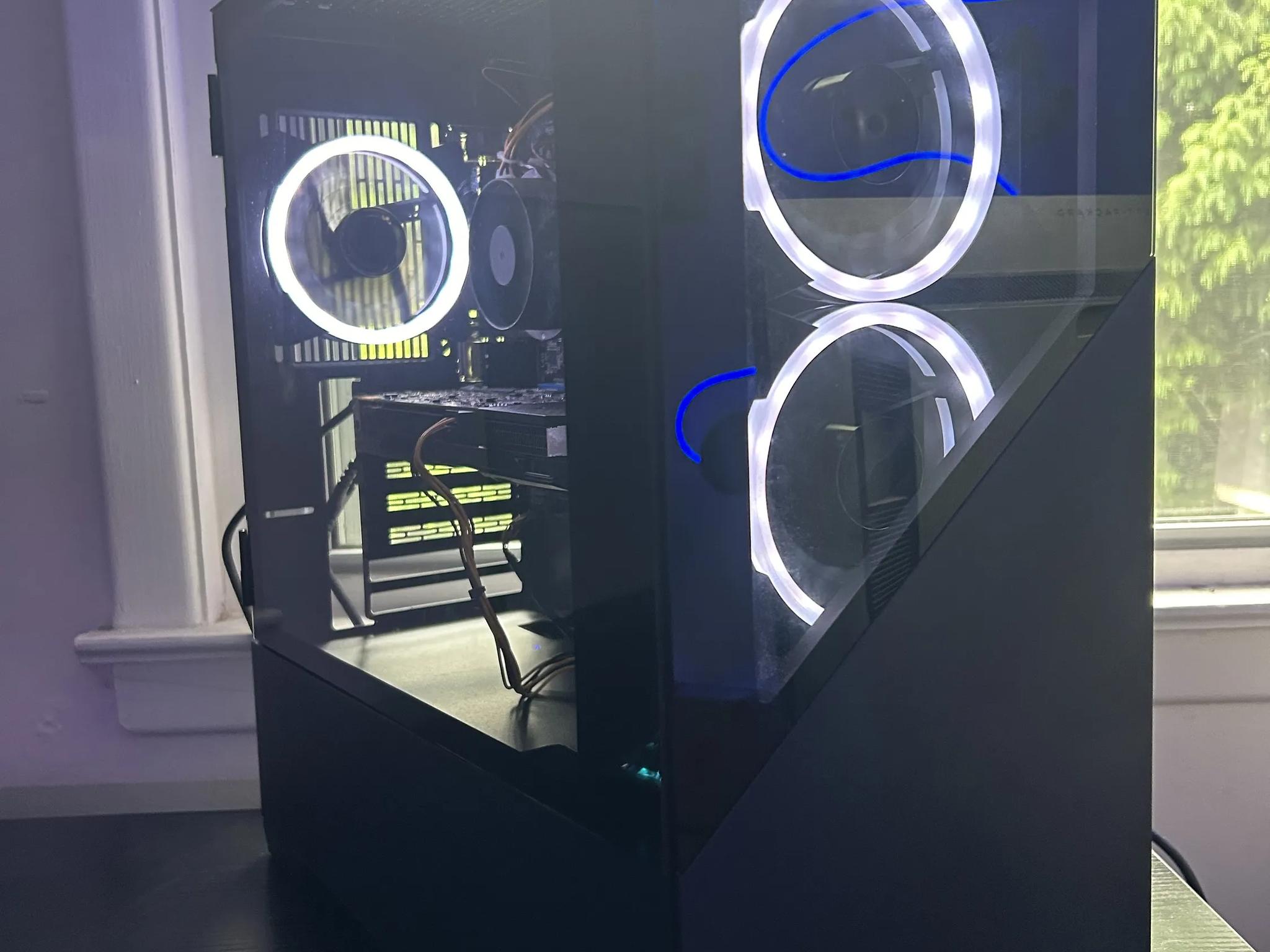 GAMING PC i5 8GB NVIDIA GTX 950 RGB Lighting RGB Fans