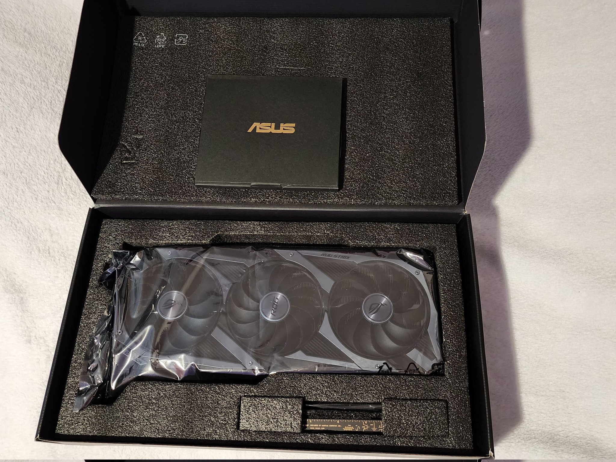 ASUS ROG STRIX GAMING OC V2 GeForce RTX 3080 10GB LHR