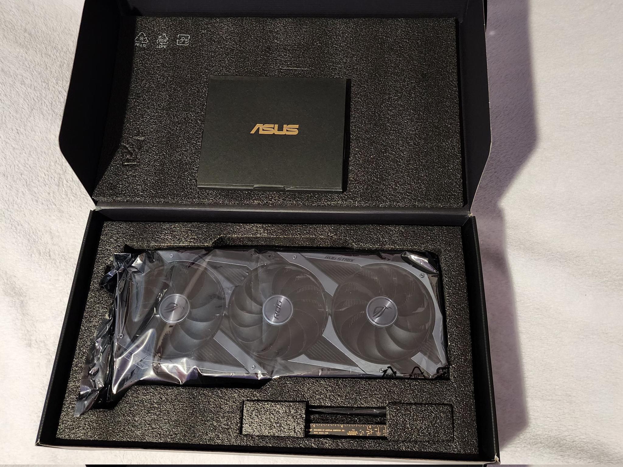 ASUS ROG STRIX GAMING OC V2 GeForce RTX 3080 10GB LHR - Image 2