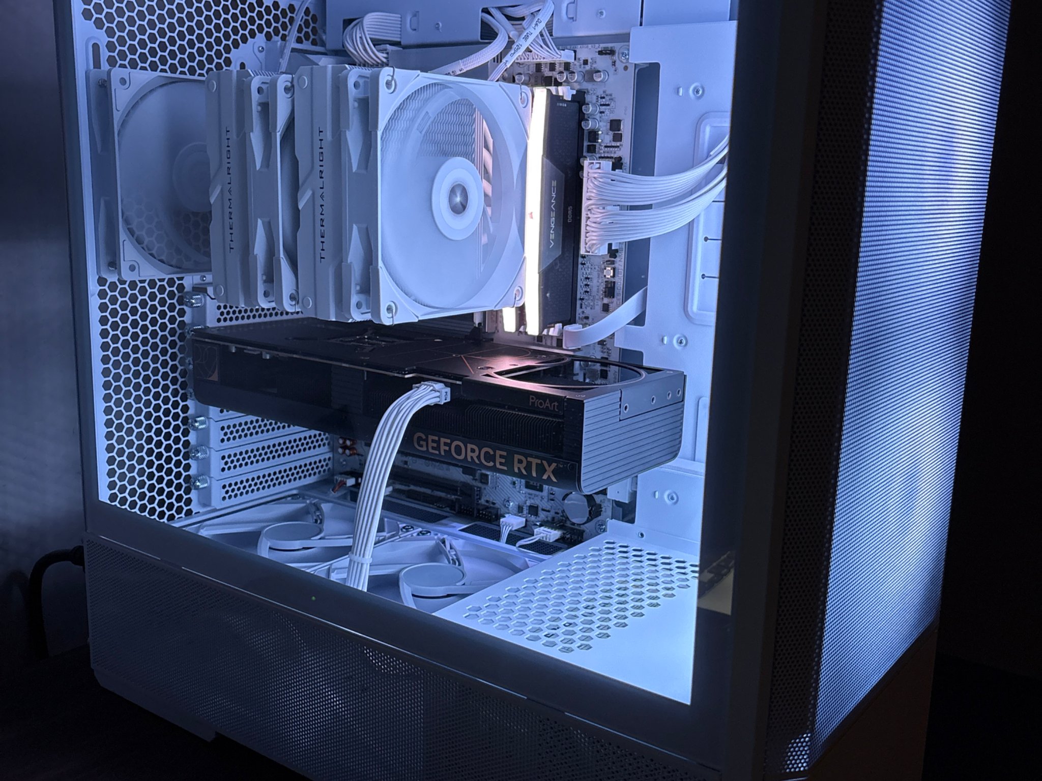 RTX 4070TI | Ryzen 7 7700X | 32GB DDR5 | 1TB SSD | 850W Gold PSU | ARGB Fans | Lancool 207
