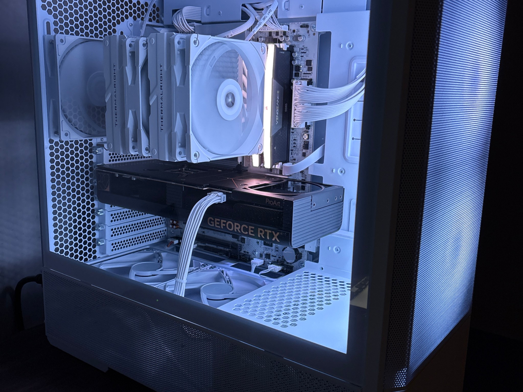 RTX 4070TI | Ryzen 7 7700X | 32GB DDR5 | 1TB SSD | 850W Gold PSU | ARGB Fans | Lancool 207