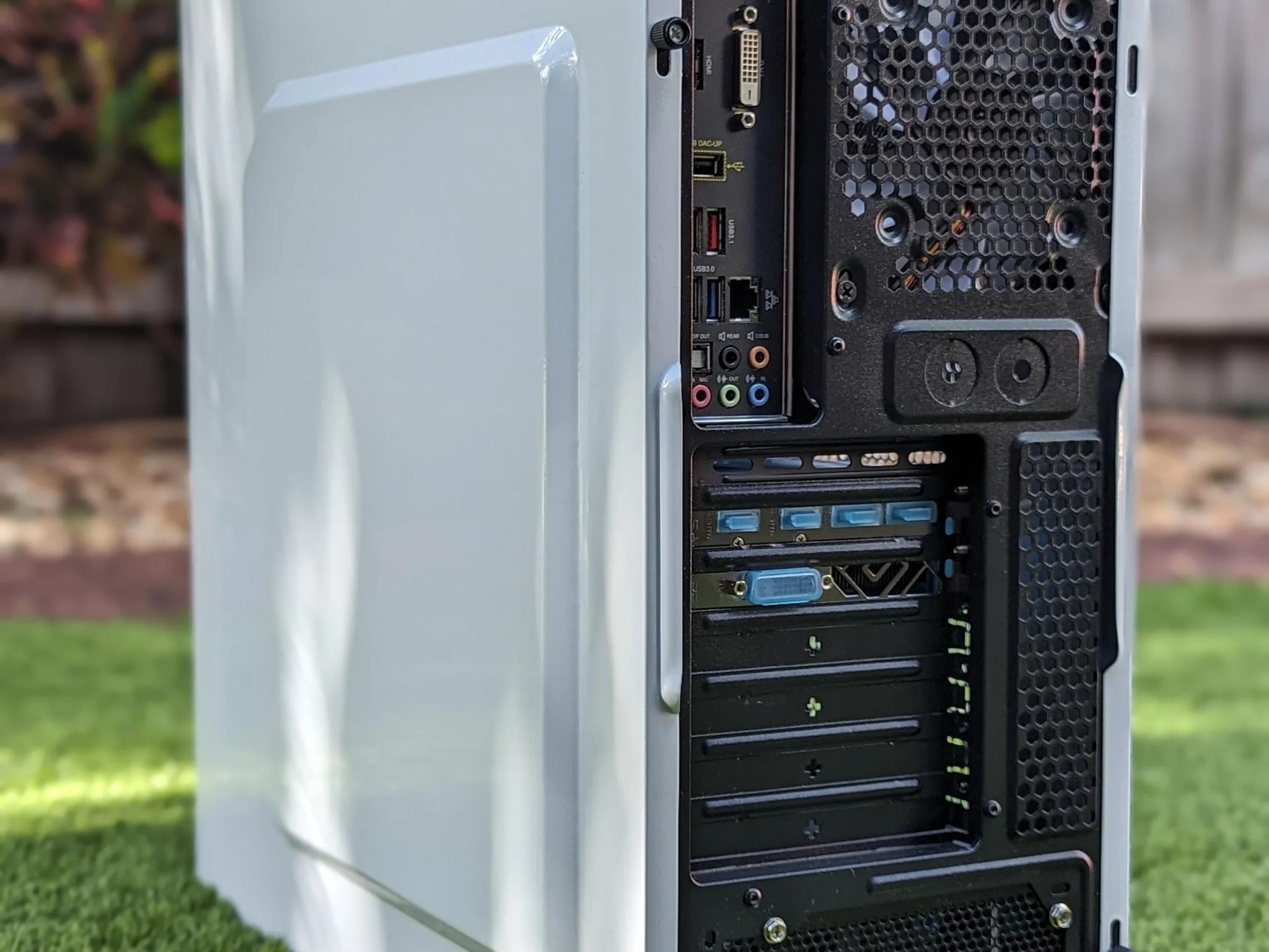 Frosty Vibe PC Ryzen 5 2600 32GB RAM RX 580 8GB 512GB SSD 2TB HDD