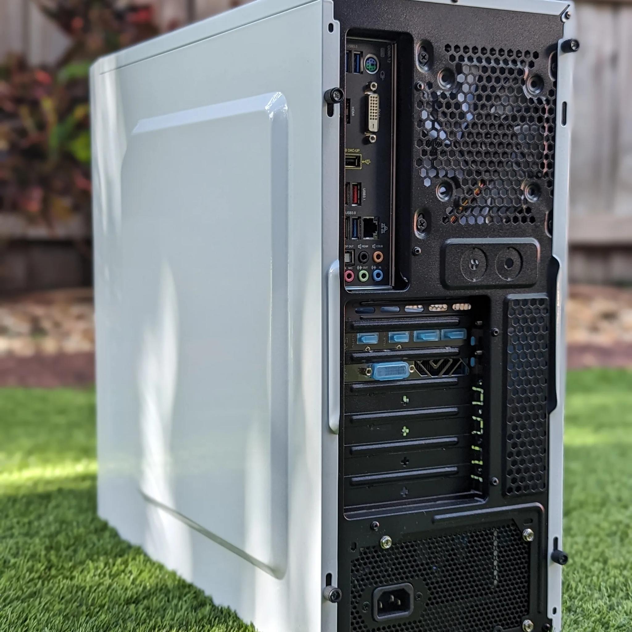 Frosty Vibe PC Ryzen 5 2600 32GB RAM RX 580 8GB 512GB SSD 2TB HDD