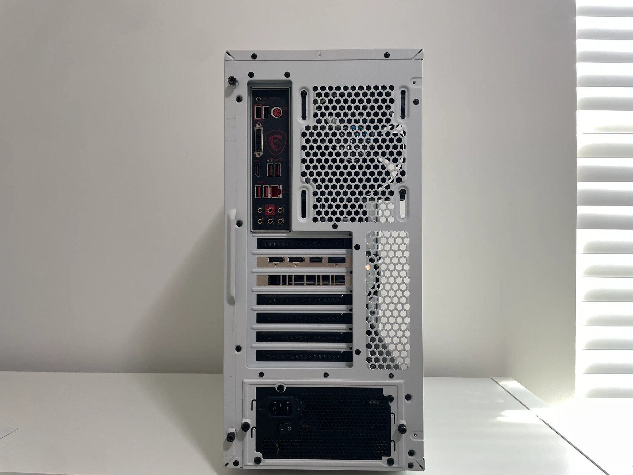 CLEAN BUDGET MEDIUM 1080p and LOW 1440p GAMING 2060 and 3600x Fractal Build