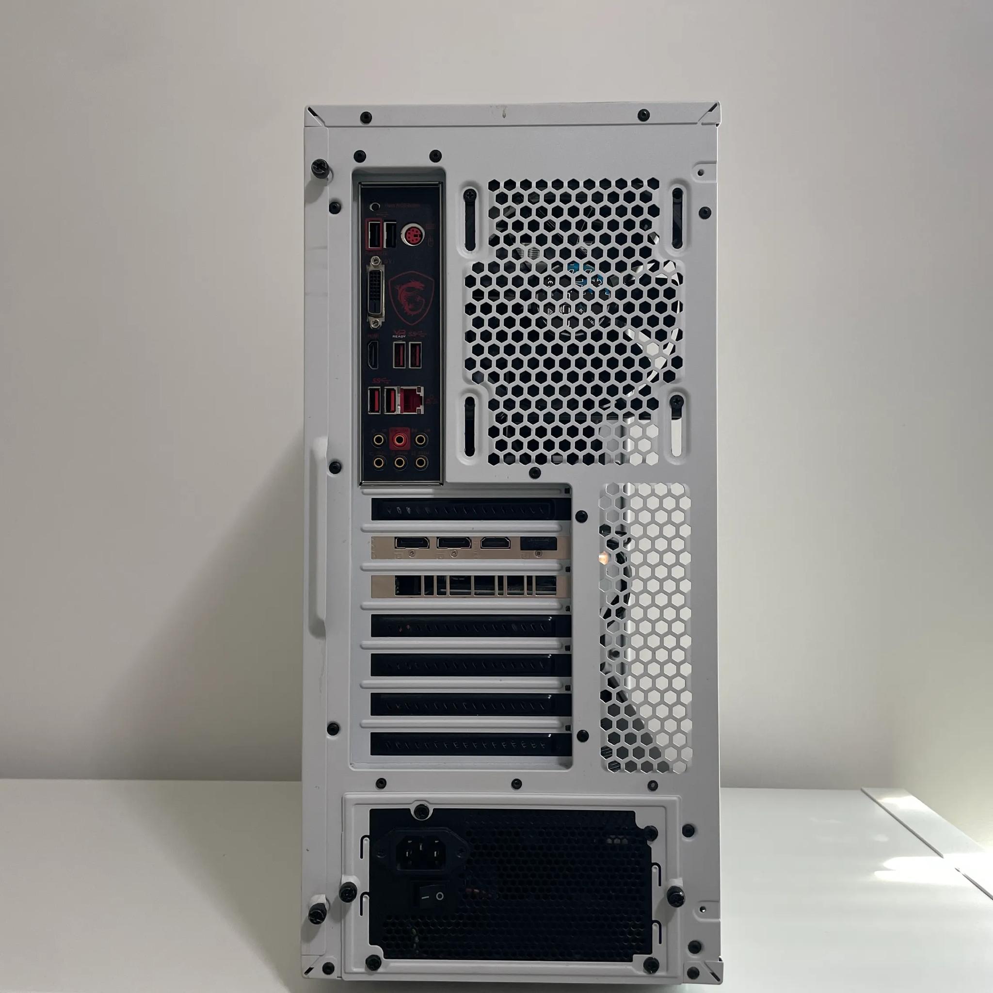 CLEAN BUDGET MEDIUM 1080p and LOW 1440p GAMING 2060 and 3600x Fractal Build