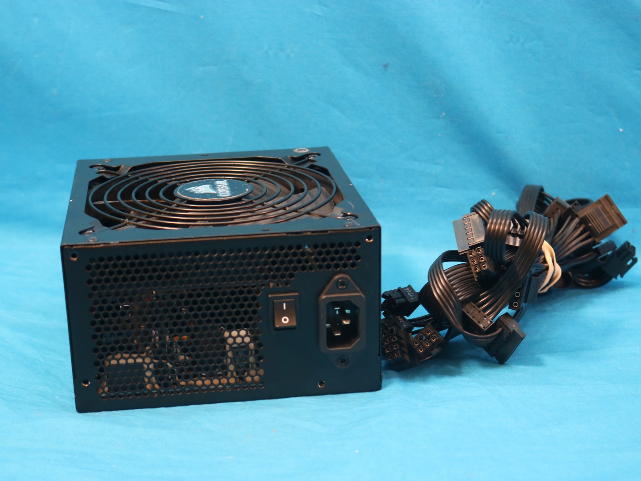 Corsair CX Series CX750M 750W Semi-Modular 80 PLUS Bronze ATX Desktop PSU CP-9020061/75-002019