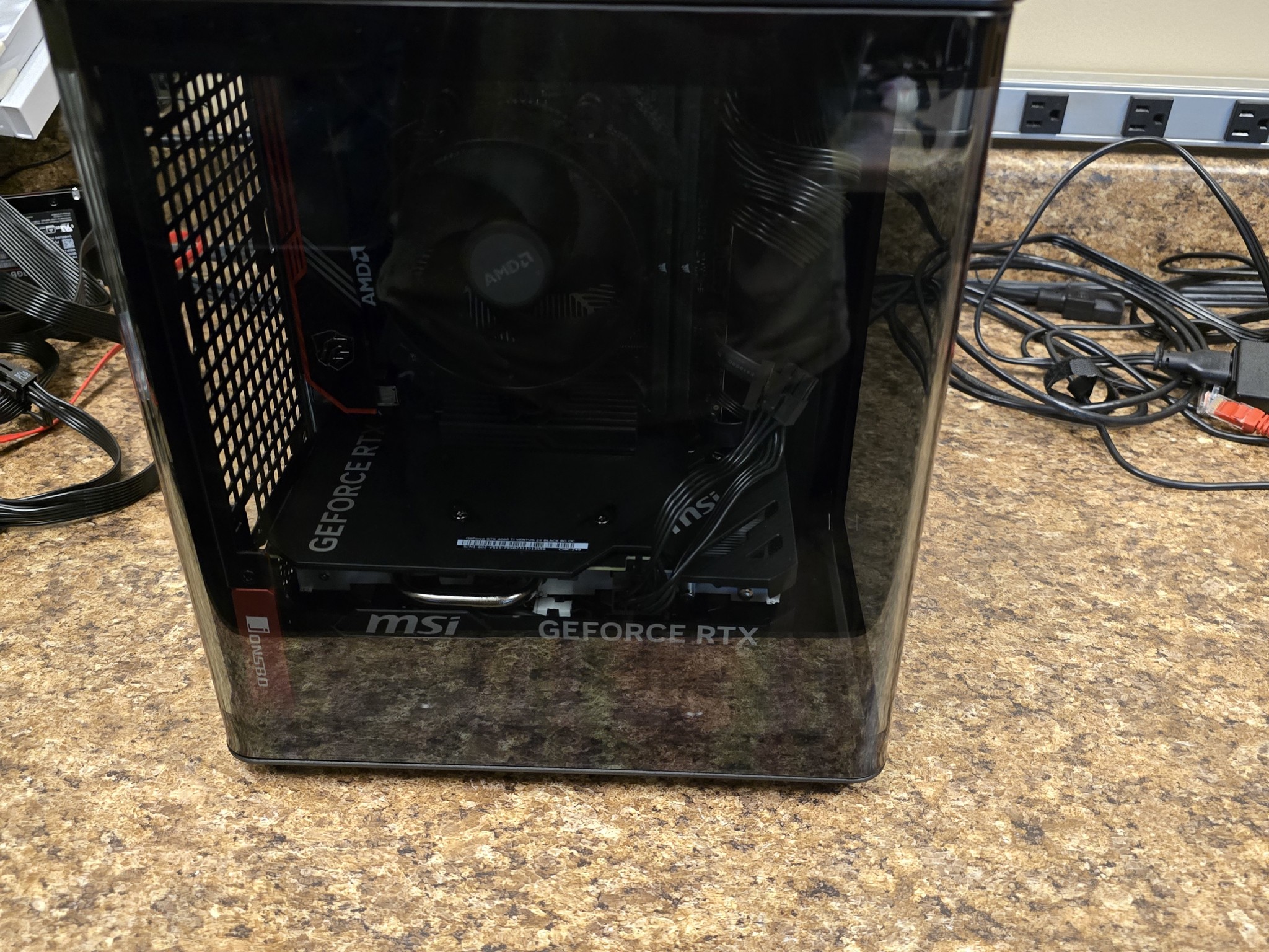 TK-0 Anti-RGB Gaming PC