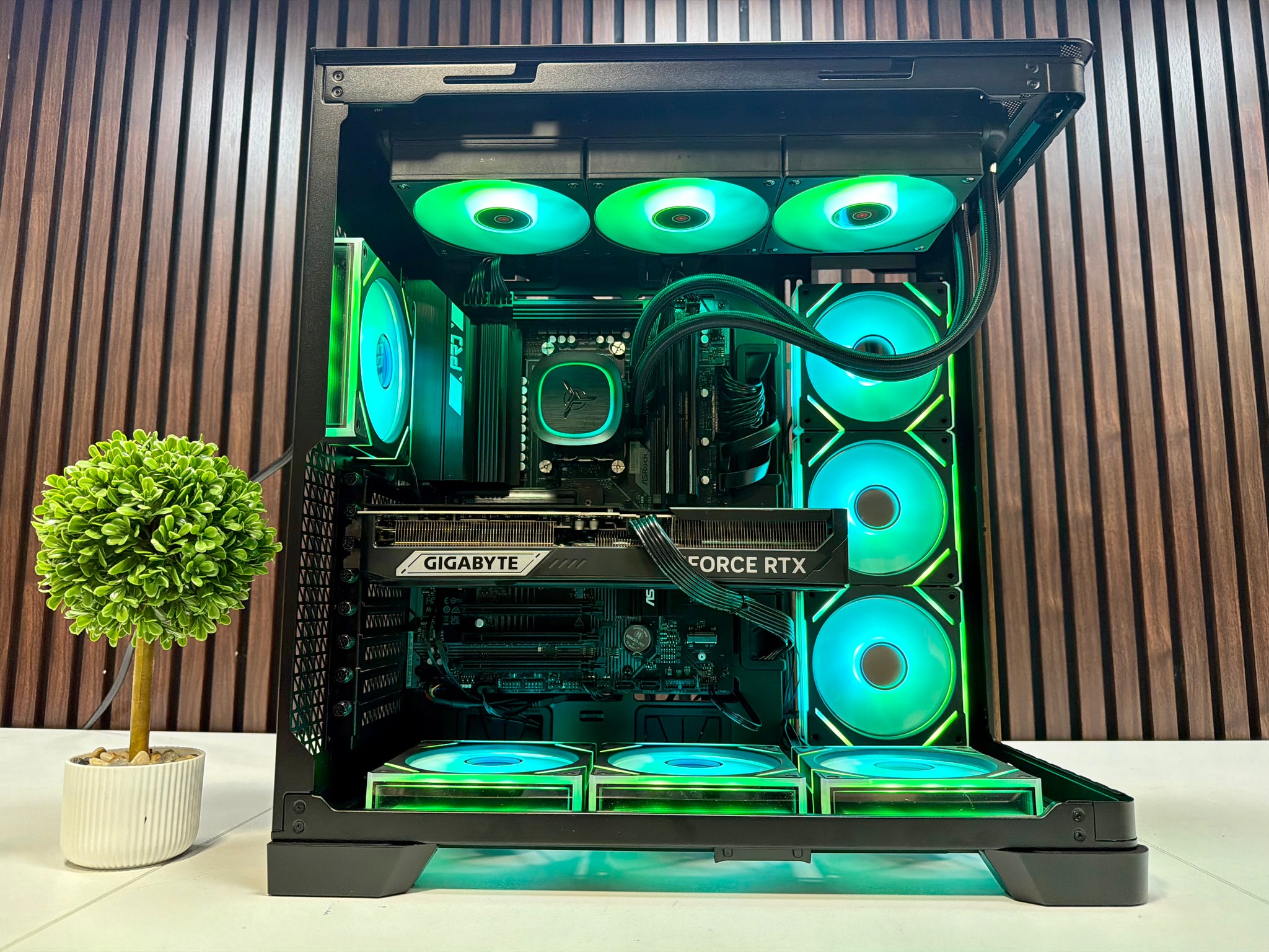 RTX 5070 TI | Ryzen 9800X3D | 32GB DDR5 CL 30 | 2TB M.2 | 1200 Watt Gold PSU | AIO