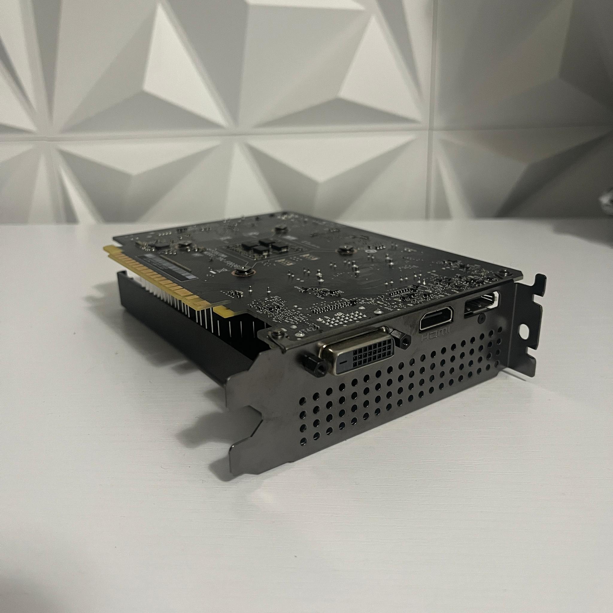 HP GeForce GTX 1650 SUPER 4GB