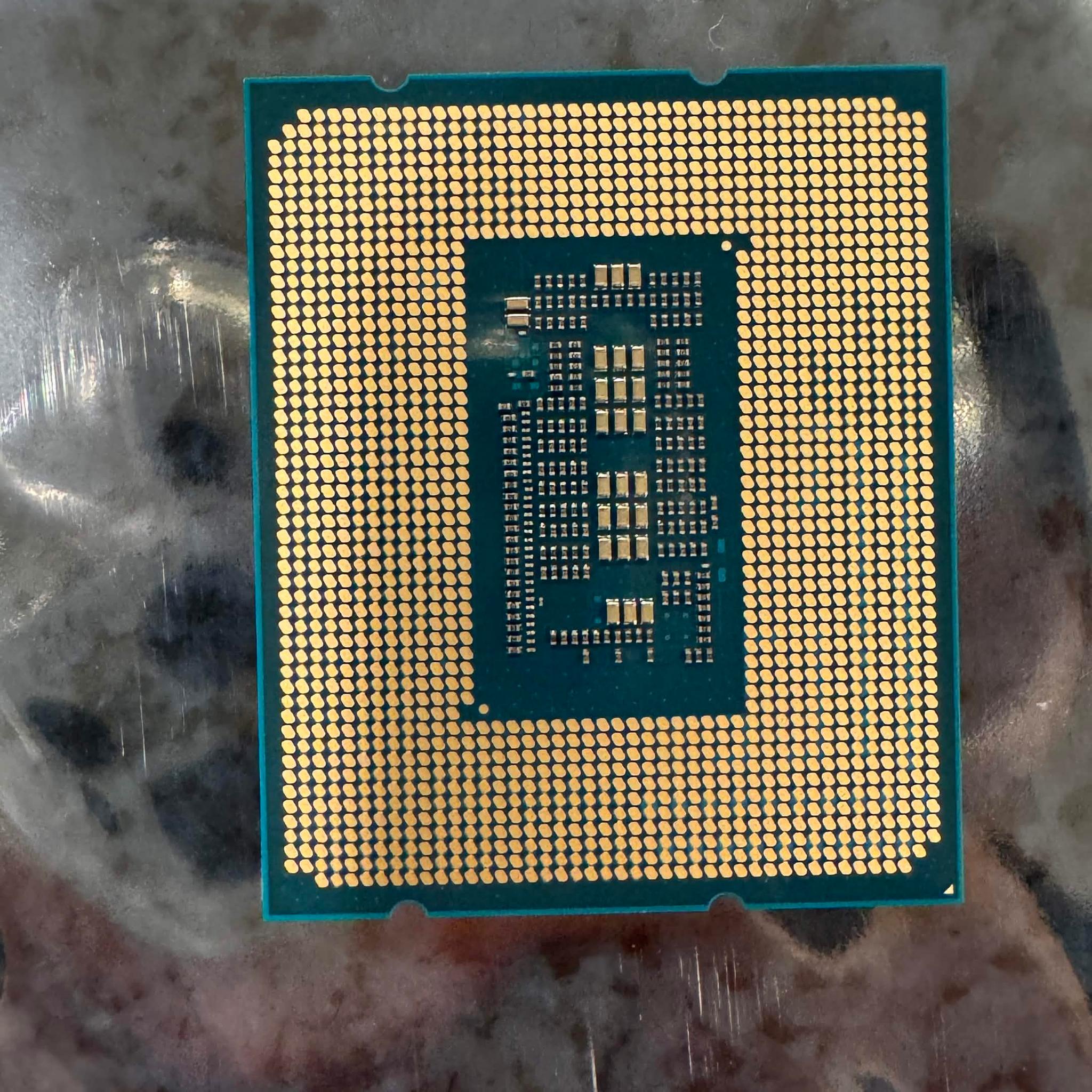 Intel Core i7-12700F