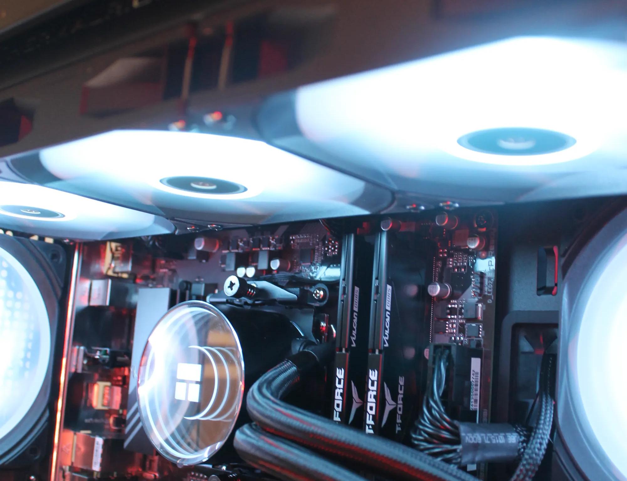 🤍🖤RX 7800 XT 16GB| Ryzen 5 7600| 32GB Ram| 1TB|🤍🖤