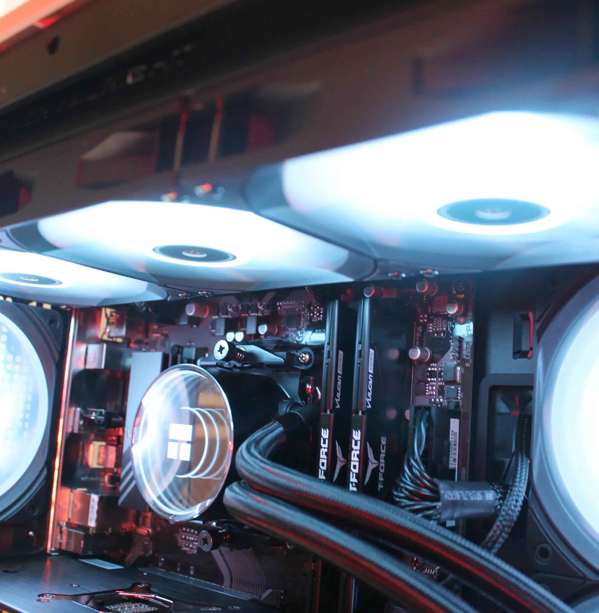 🤍🖤RX 7800 XT 16GB| Ryzen 5 7600| 32GB Ram| 1TB|🤍🖤