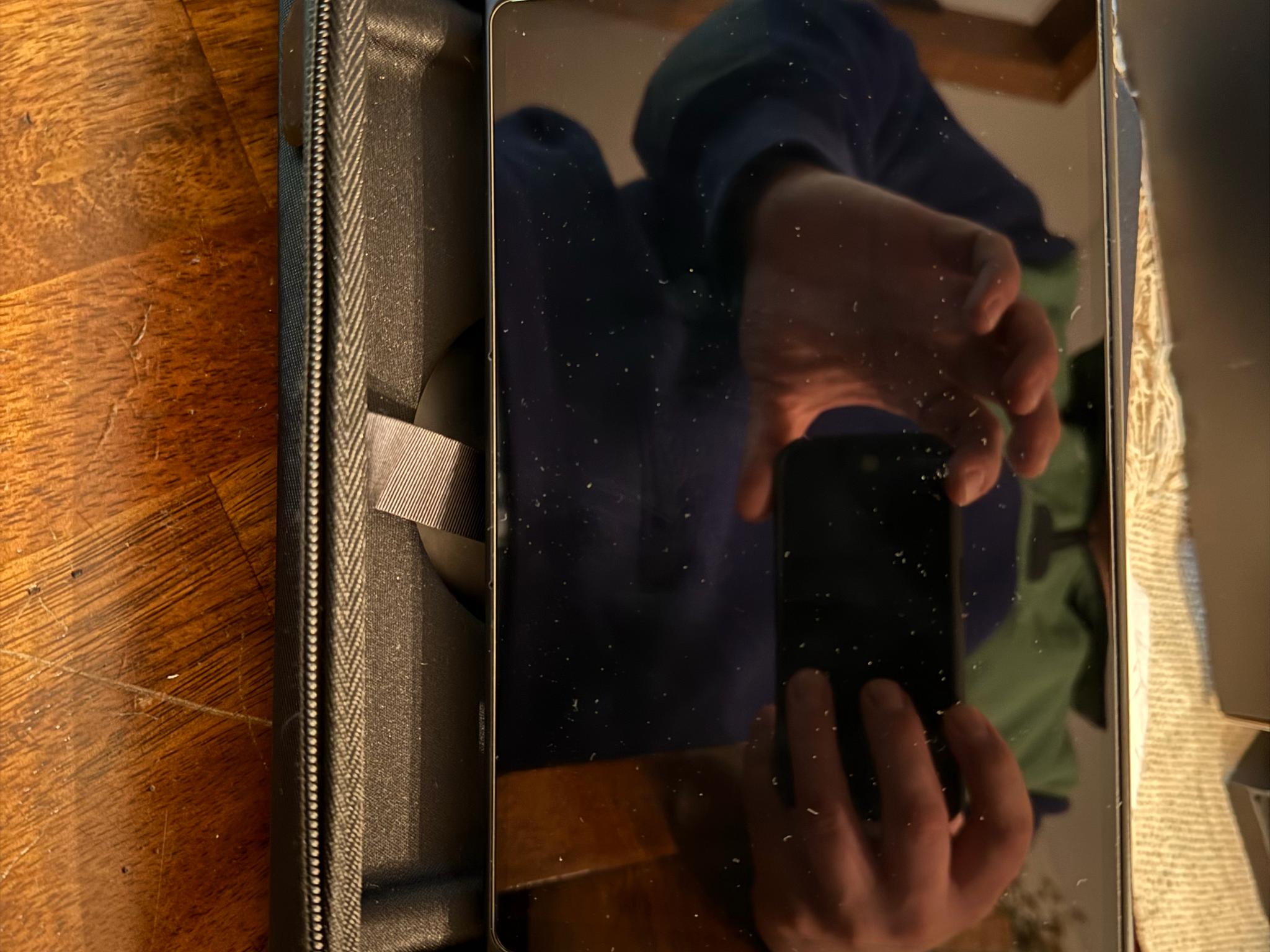 Lenovo Legion Go 512GB — Like New | + accesories