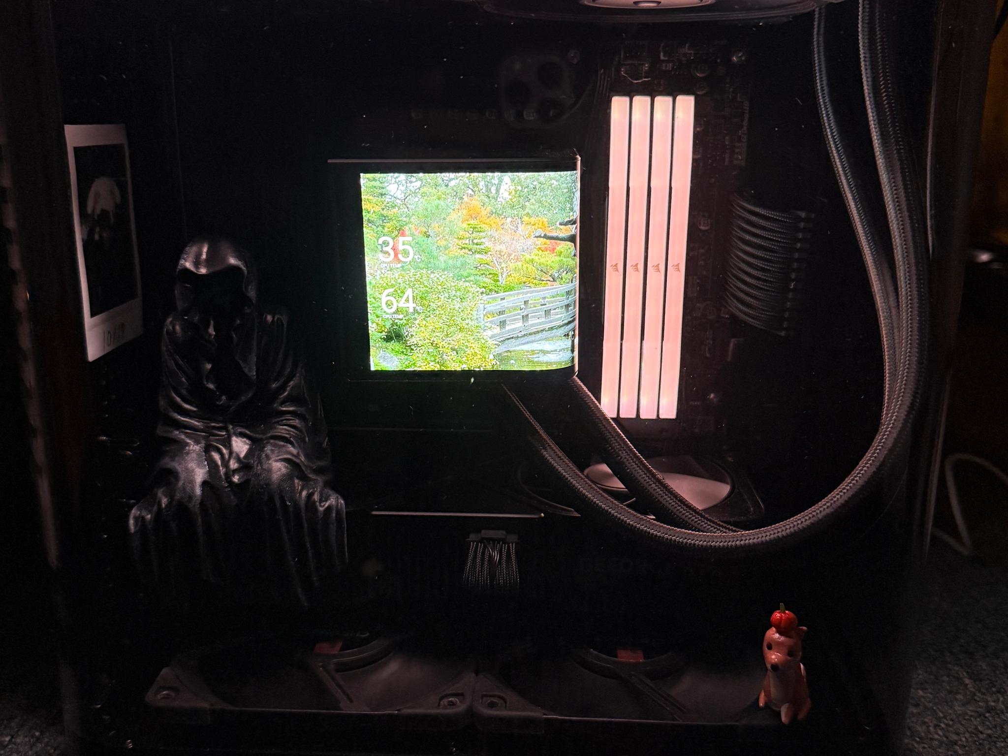 AMD RYZEN7 7800X3D + RTX 4070 SUPER Micro ATX PC