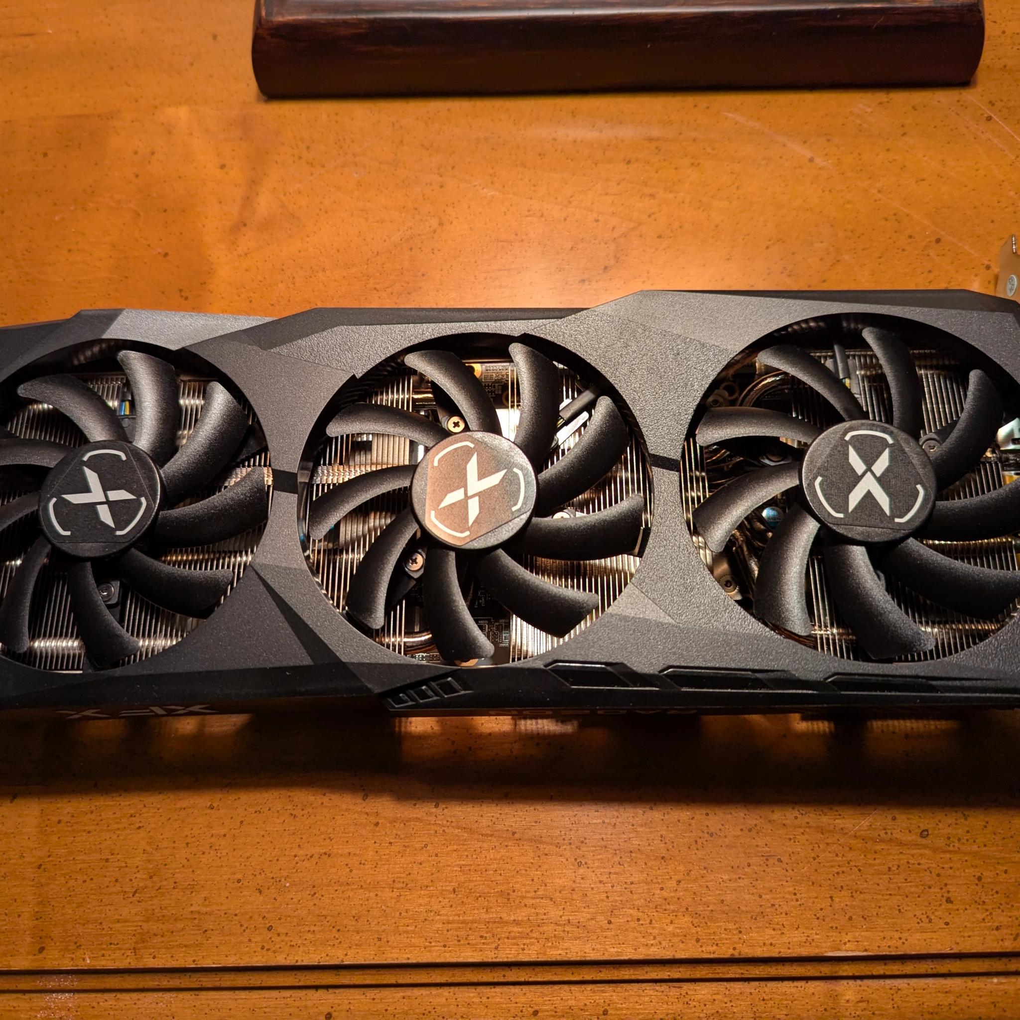 XFX Speedster SWFT309 Radeon RX 6700XT