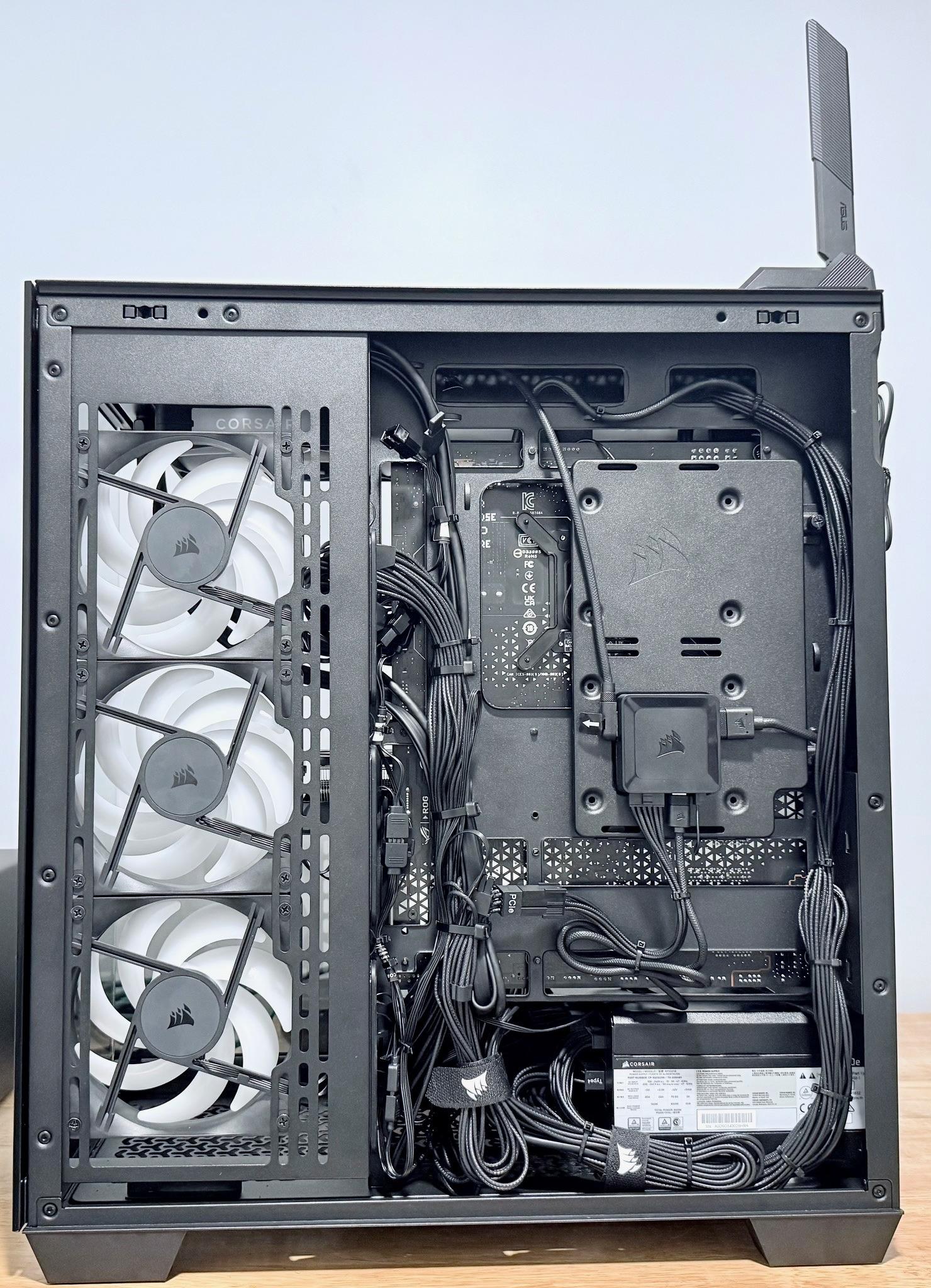 Maestro RTX 5070 OC 12GB