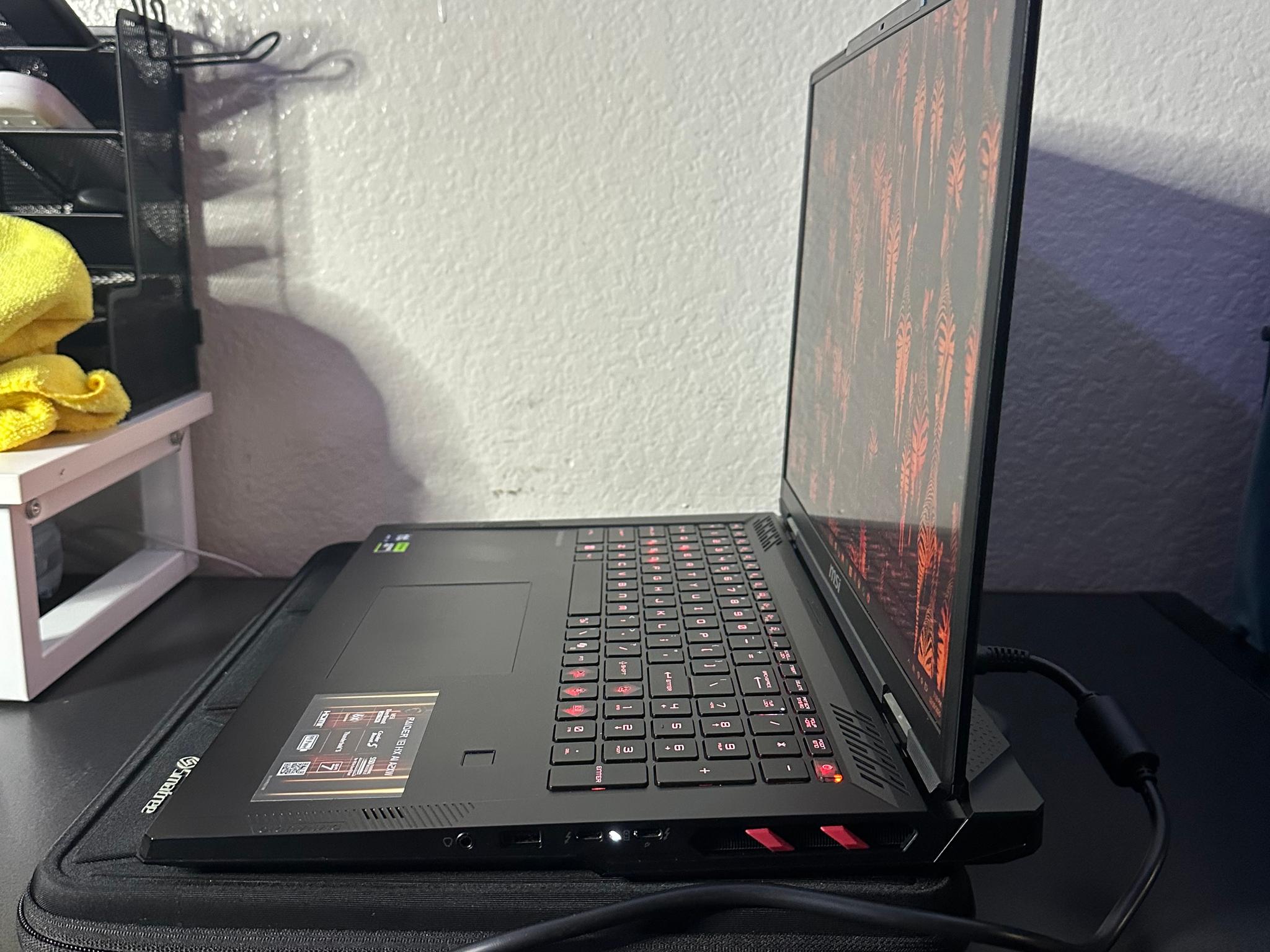 MSI RAIDER 18 HX AI GAMING LAPTOP