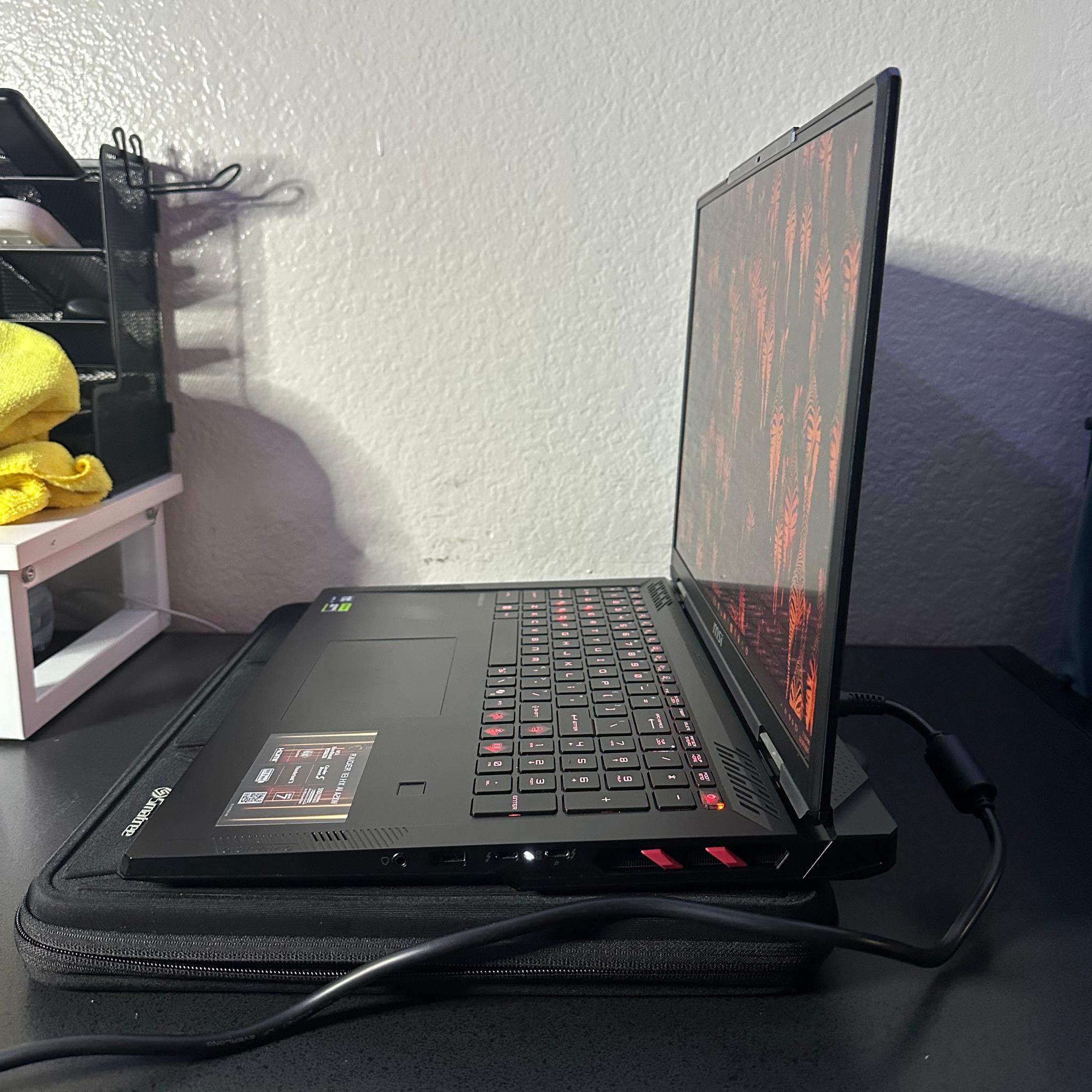 MSI RAIDER 18 HX AI GAMING LAPTOP