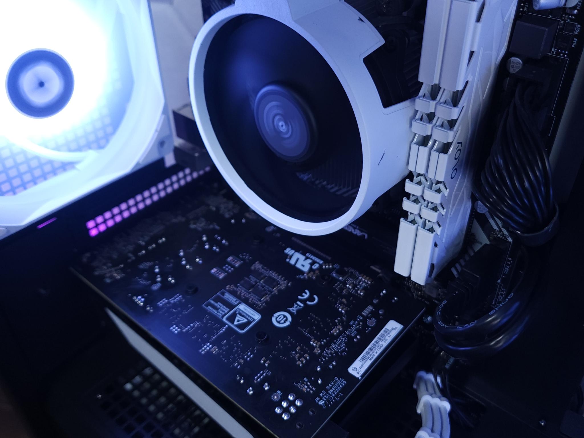 💙🤍GTX 1650 Super // Ryzen 5 1600 // 16GB 3200MHz // 512GB NVMe Gen 3