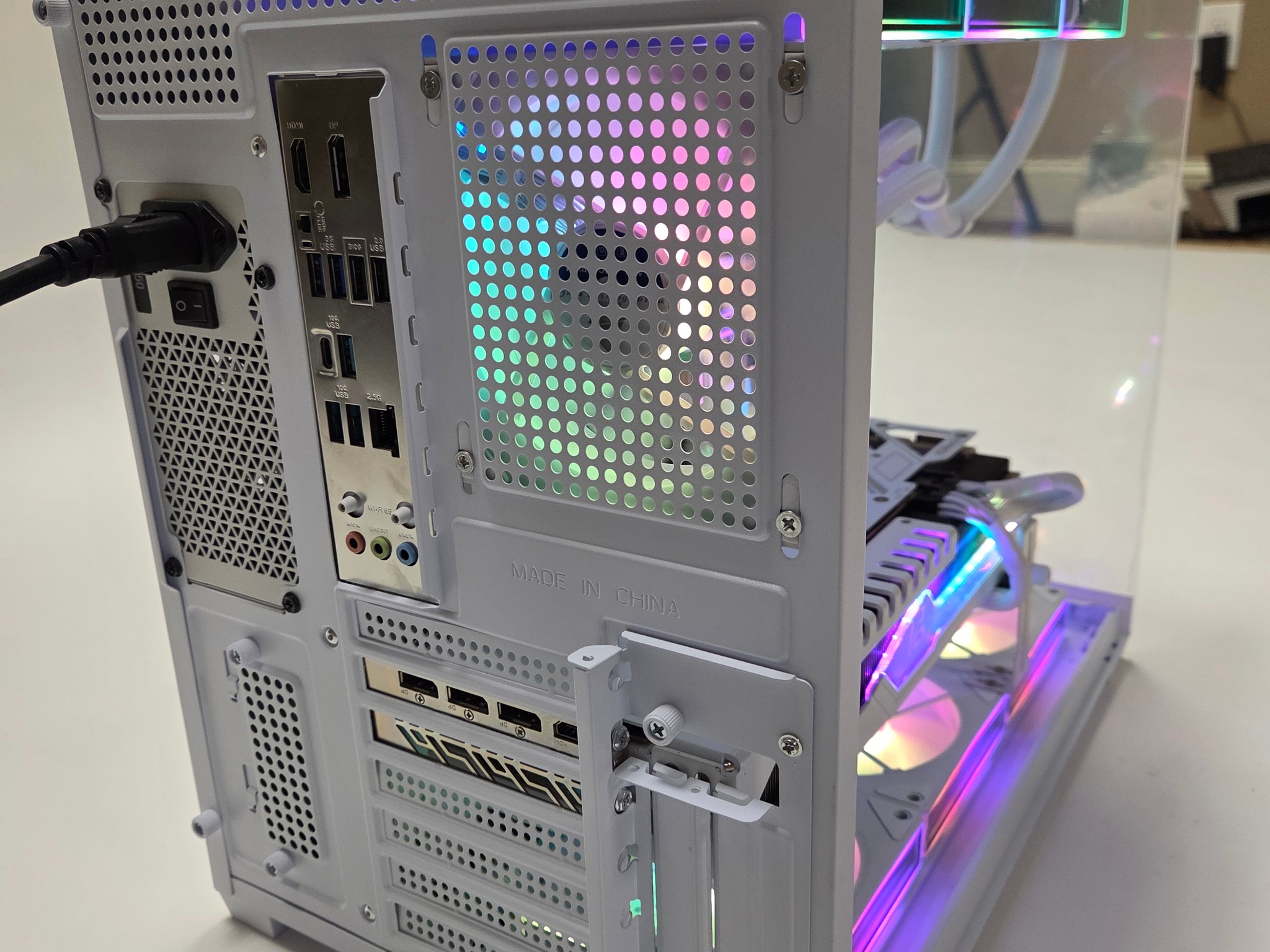 #0005 — High-Performance 1440p / 4k White Gaming Pc