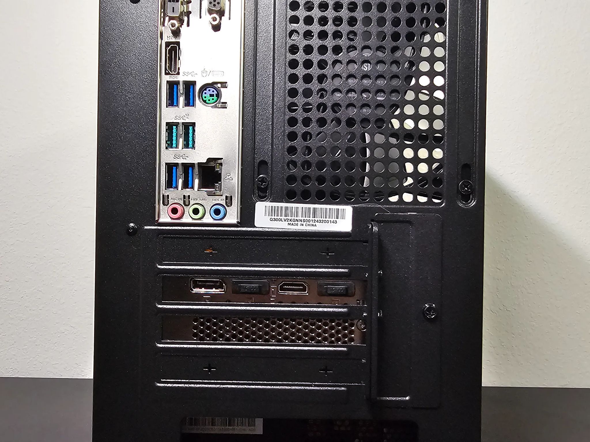 SPIRE / RTX 4060 / Ryzen 7 2700 / 16GB DDR4 / 1TB SSD