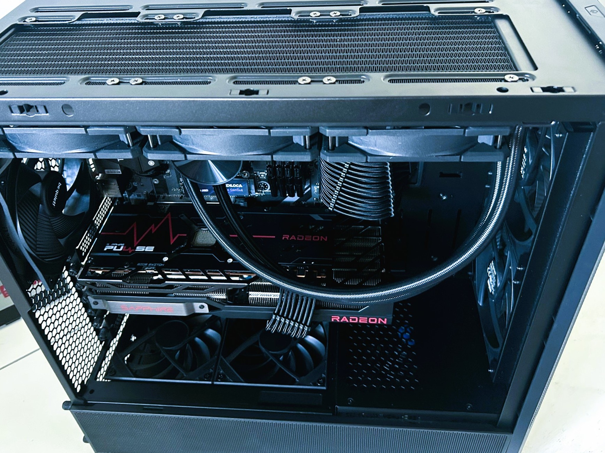 Black Death 5800x3D/RX 6800 16GB 64GBRAM