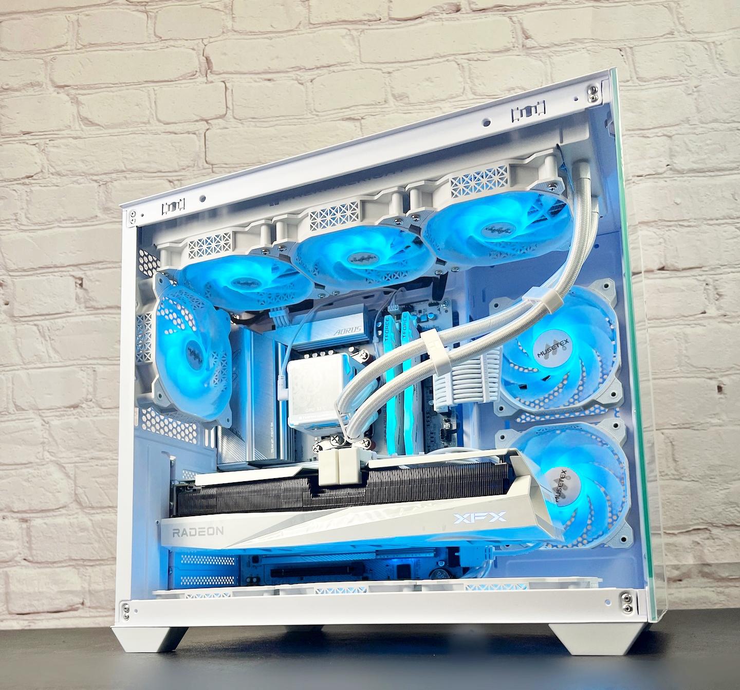 Ryzen 9800X3D RX 9070 XT 32GB DDR5 2TB M.2 WIFI 6E Win 11 Pro