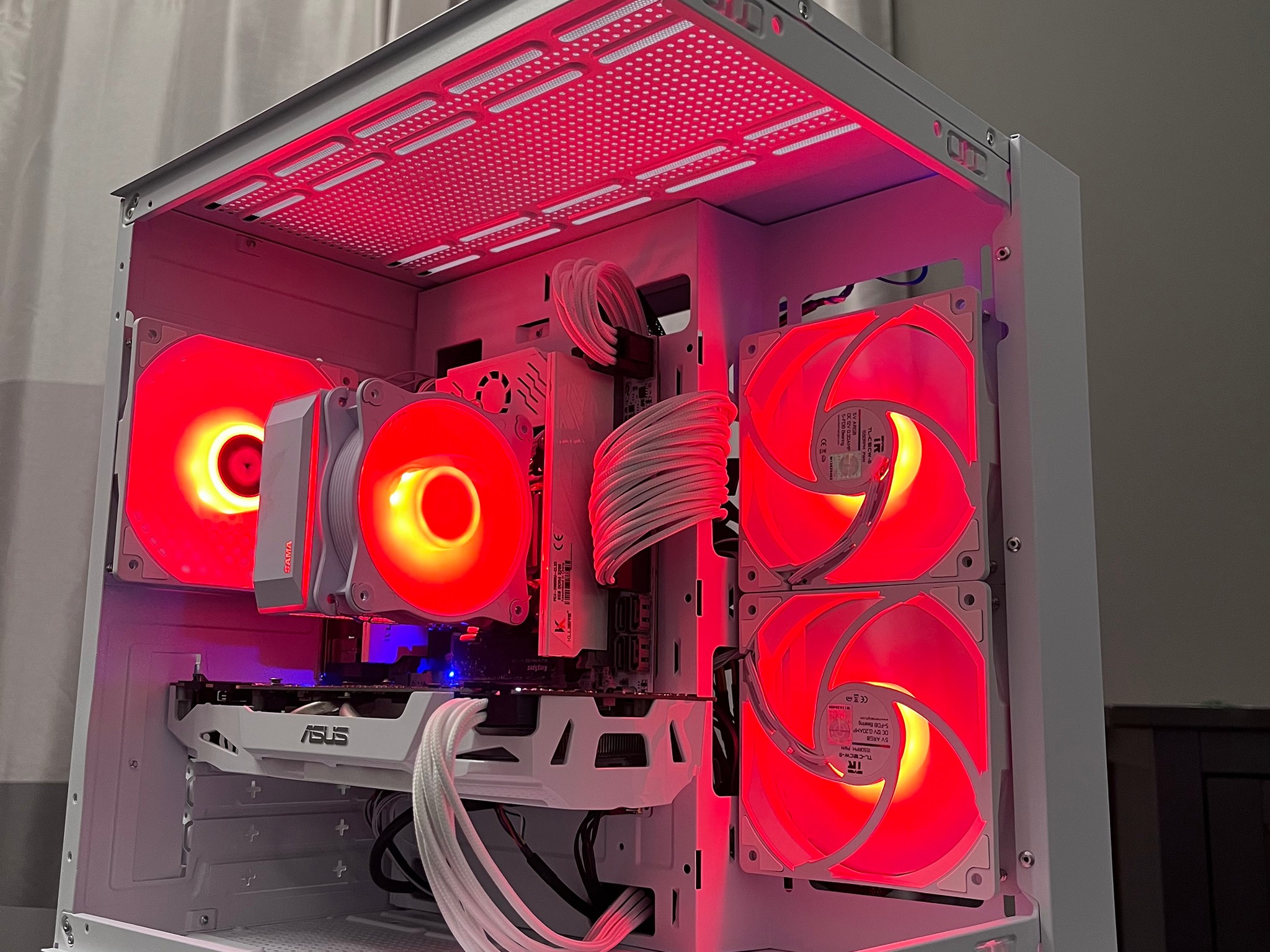 ALL WHITE GAMING PC | GTX 1070 | I7 5930K EQUIVALENT | 16GB DDR4 | 500GB NVME
