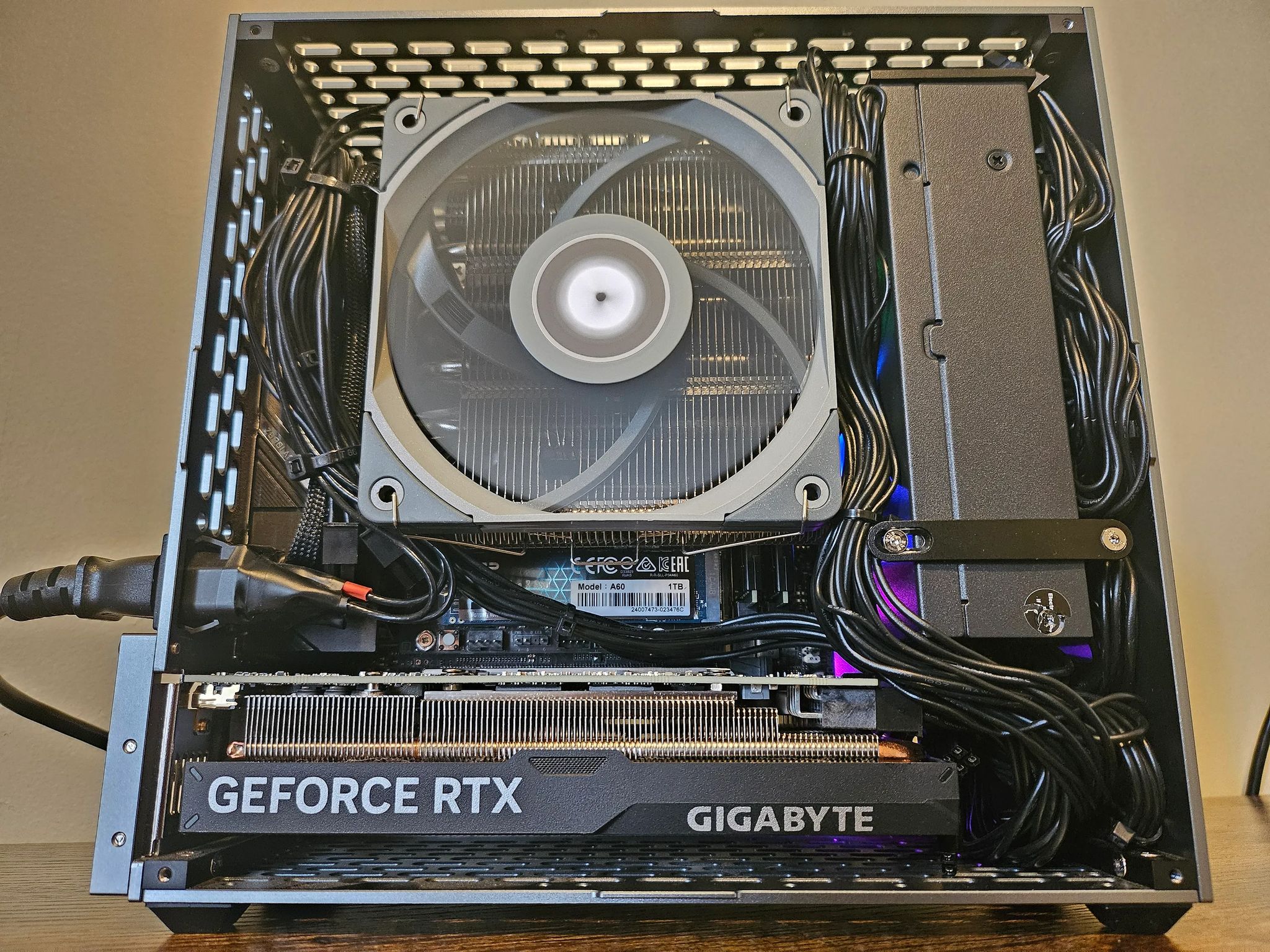 5 Liter 13600kf/RTX 4060 LP SFF Gaming PC