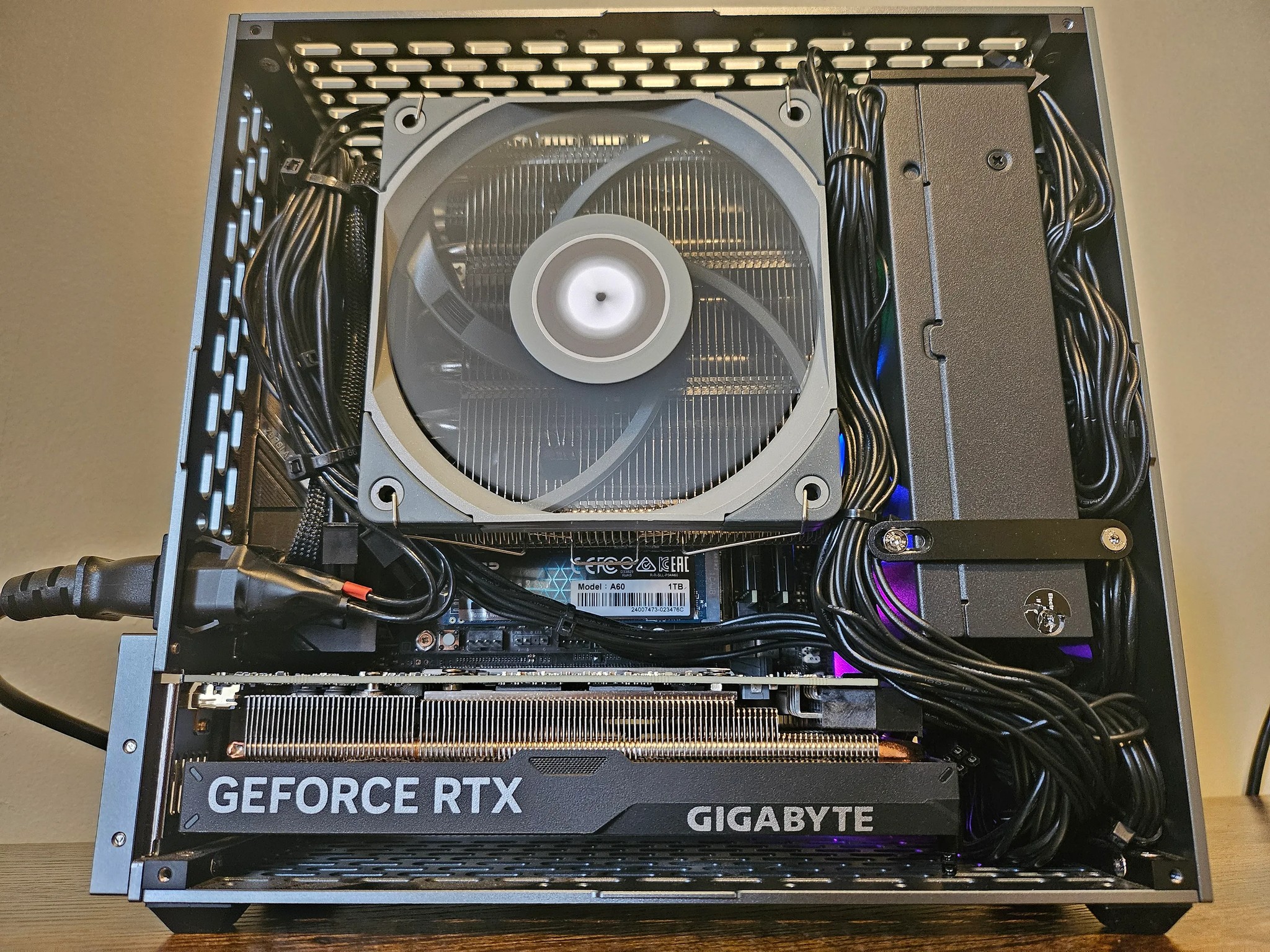 5 Liter 13600kf/RTX 4060 LP SFF Gaming PC