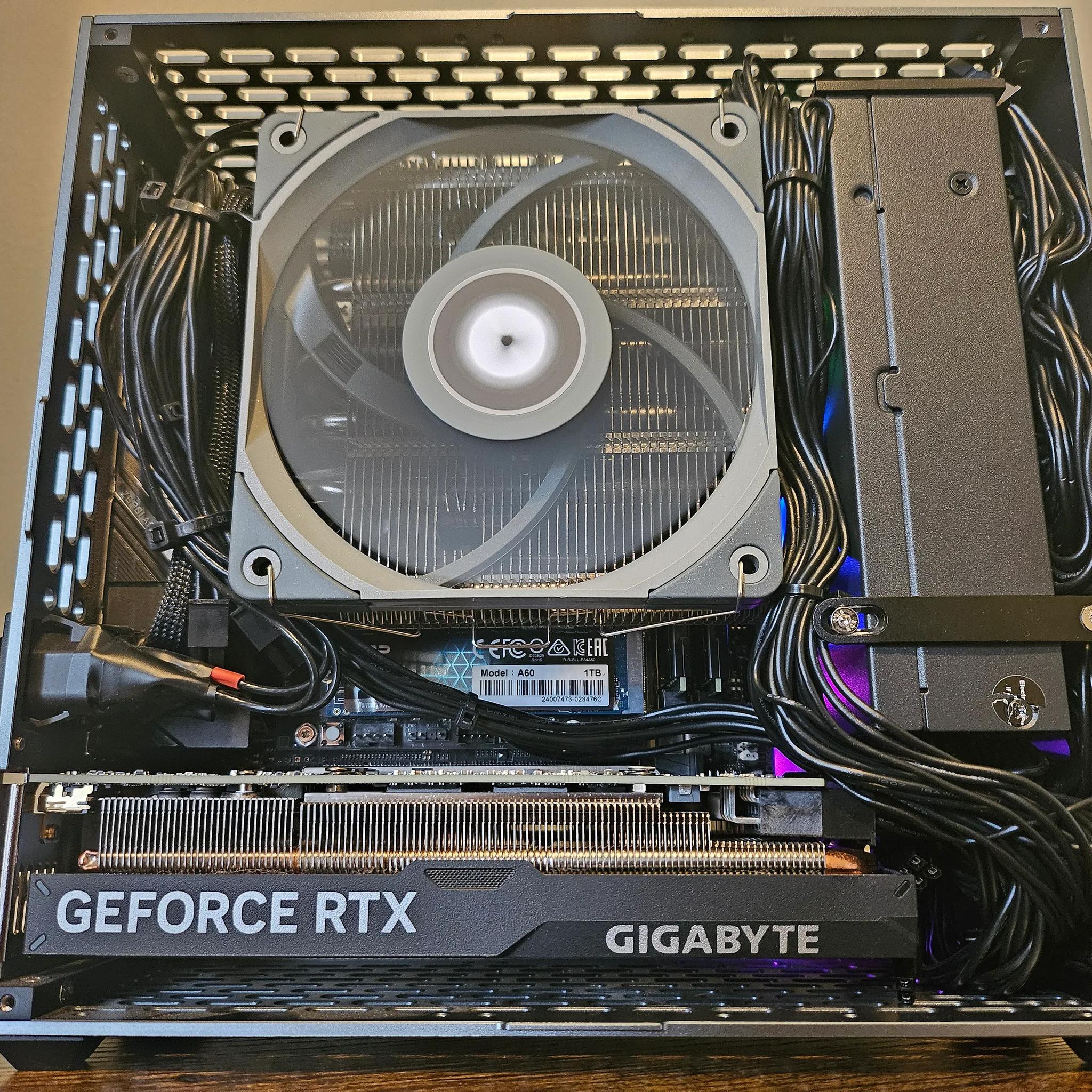5 Liter 13600kf/RTX 4060 LP SFF Gaming PC