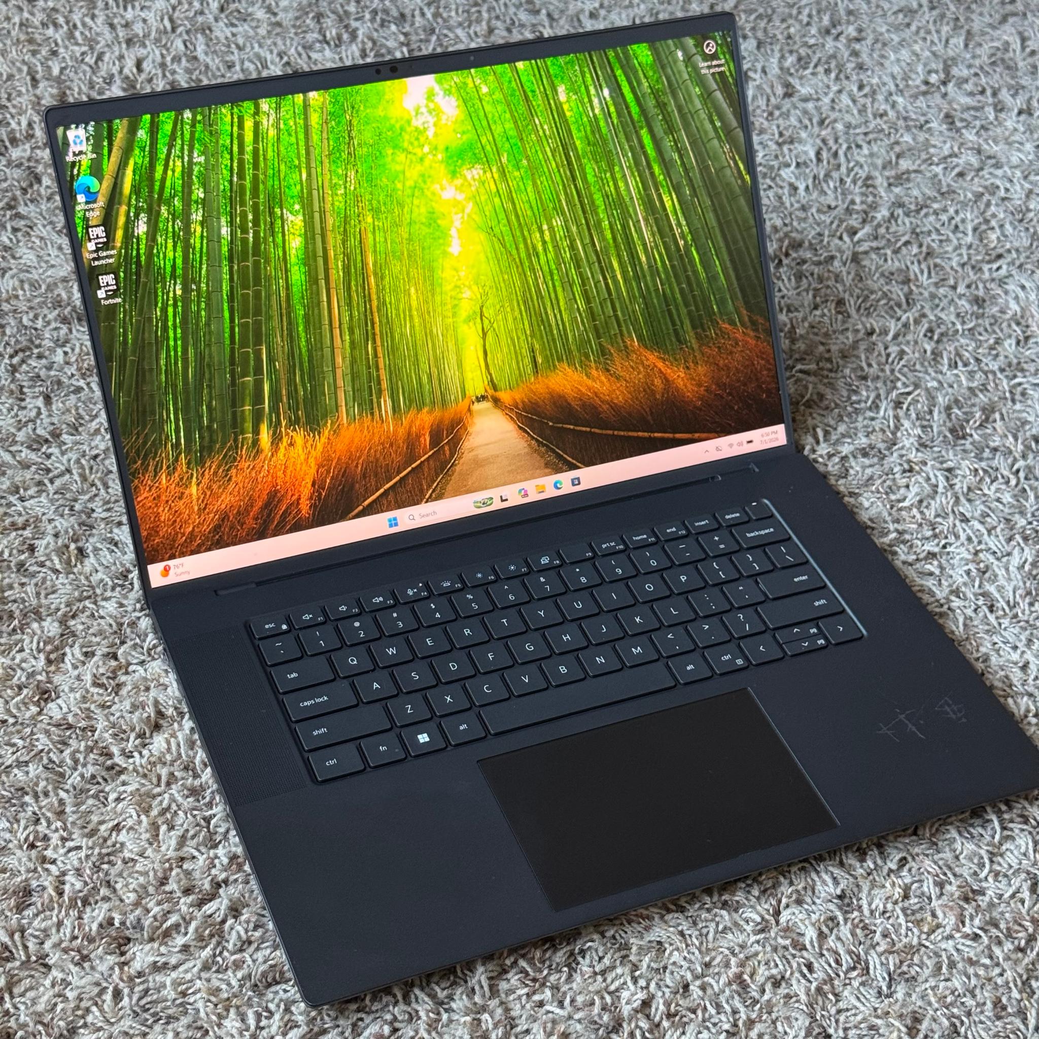 Dell precision 5680 / i7-13800H / 32GB DDR5 Ram / Geforce RTX A1000 GPU / 512GB Samsung SSD