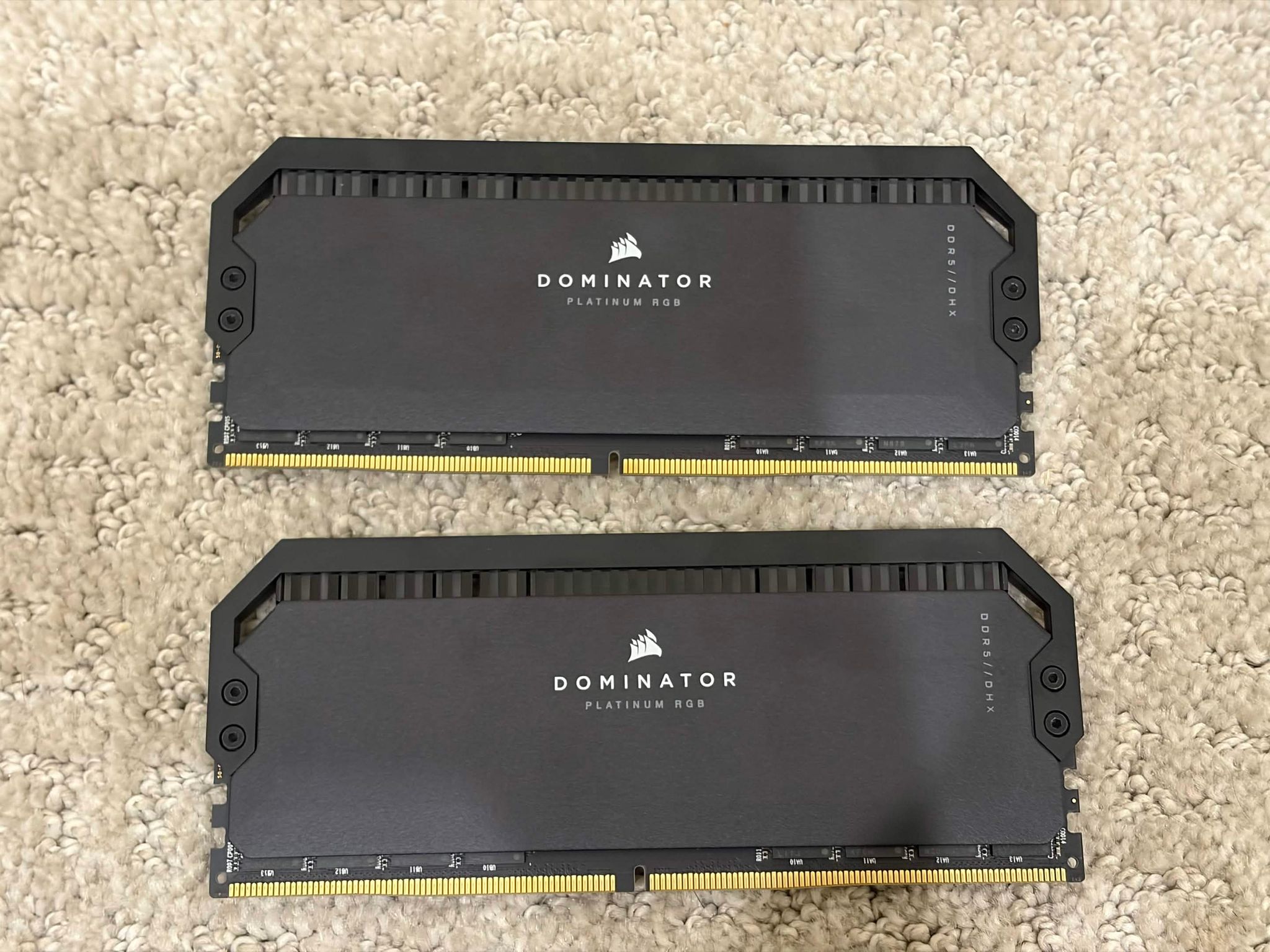 CORSAIR Dominator Platinum RGB DDR5 64GB (2x32GB) 5200MHz CL40 - Black (CMT64GX5M2B5200C40)