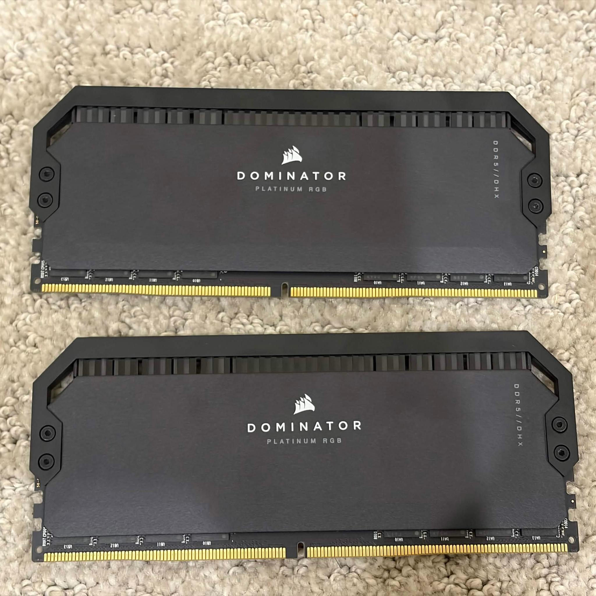 CORSAIR Dominator Platinum RGB DDR5 64GB (2x32GB) 5200MHz CL40 - Black (CMT64GX5M2B5200C40)